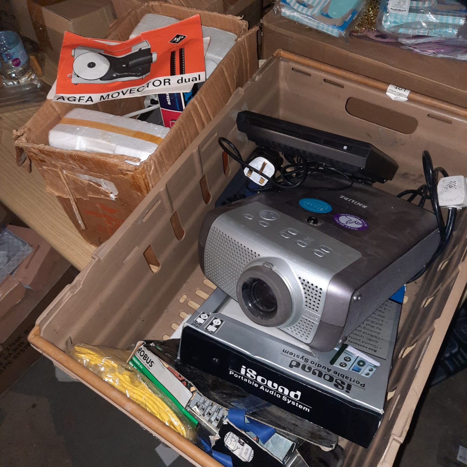 LARGE BUNDLE TO INCLUDE PROJECTORS, DVD PLAYER, CAMERA & OTHERS.