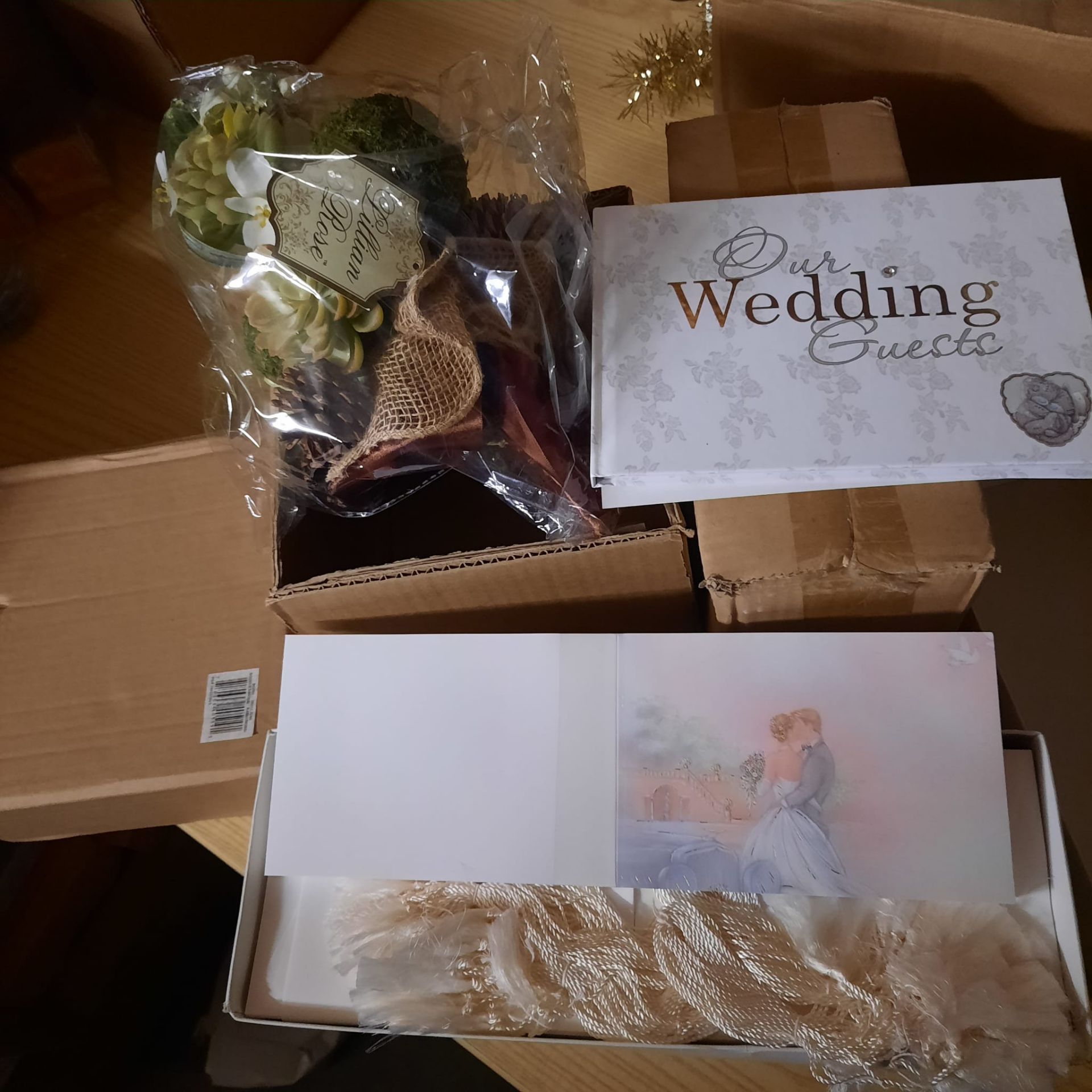 BUNDLE OF WEDDIND NEEDS - TO INCLUDE, X 1 BRIDES BOUQUET BY LILLIAN ROSE, LARGE QUANTITY OF