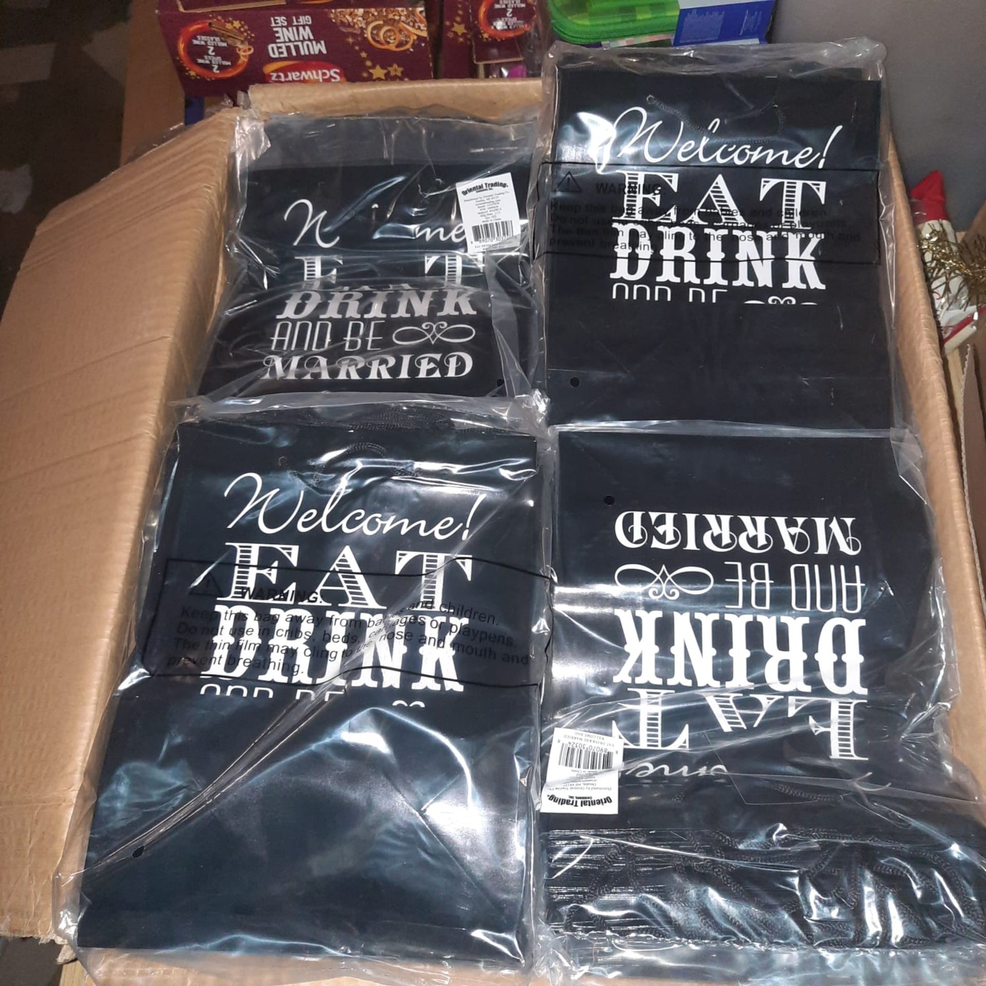 X 84 BLACK ''EAT DRINK AND BE MARRIED'' GIFT BAGS - NEW.