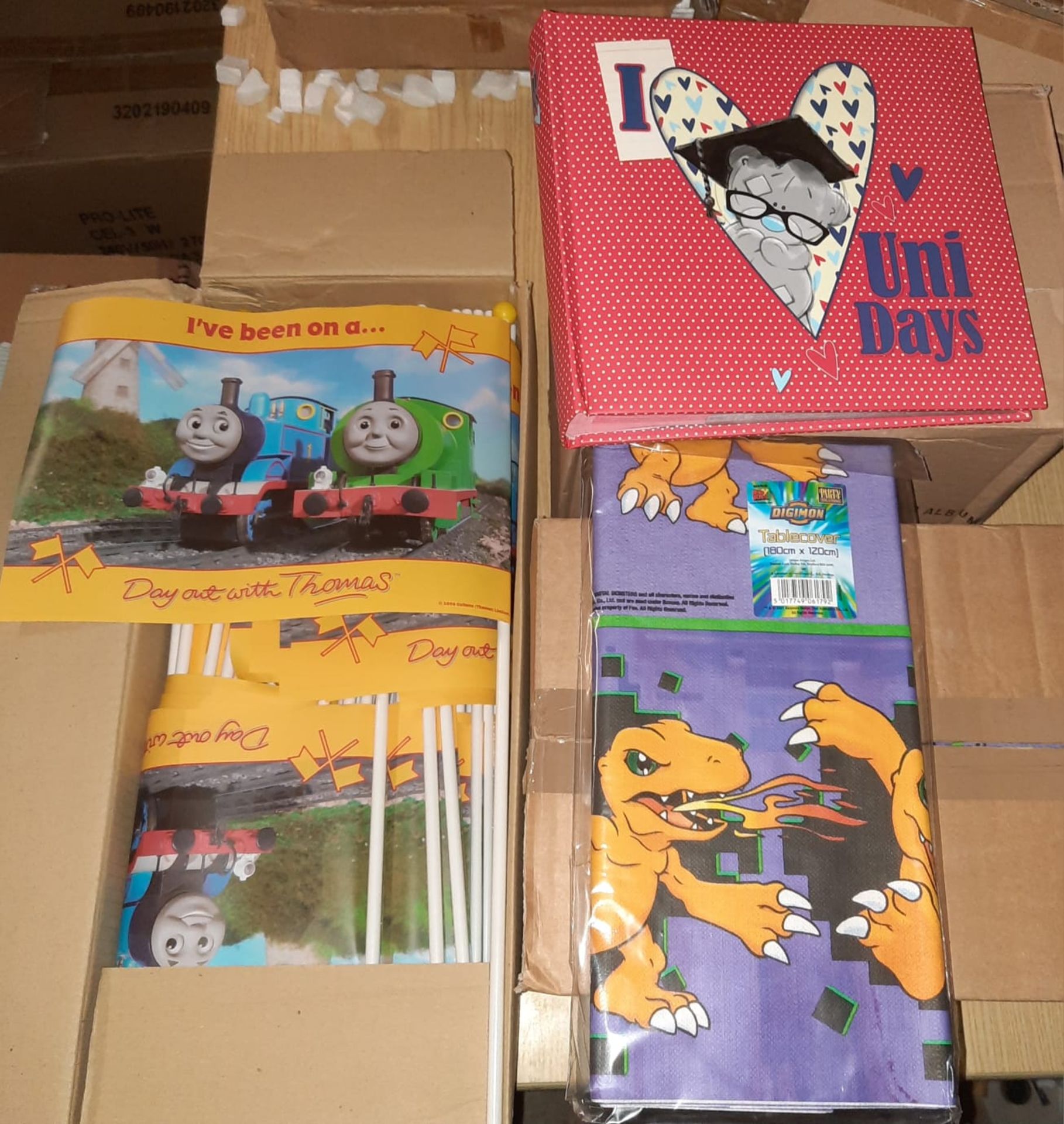 X 100 THOMAS THE TANK DAY OUT FLAGS, X 3 I LOVE UNI DAYS & 12 DIGIMON TABLE COVERS - ALL NEW -