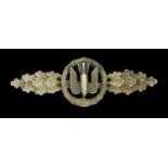 A German Second World War Luftwaffe Bomber Bar in Silver. A nice early non-maker-marked Luf...