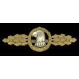 A German Second World War Luftwaffe Bomber Flight Clasp in Gold. A very nice quality early...