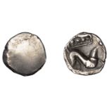 CORIELTAUVI, Early Uninscribed issues, silver Unit, Ferriby Domino type, obverse blank, rev....