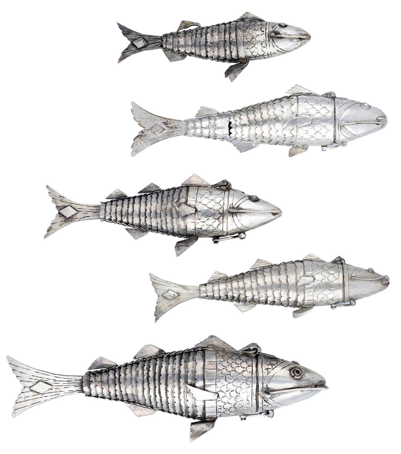 Four matching graduated fish spice boxes, of articulated form, with fins and scales, the hin... - Image 2 of 3