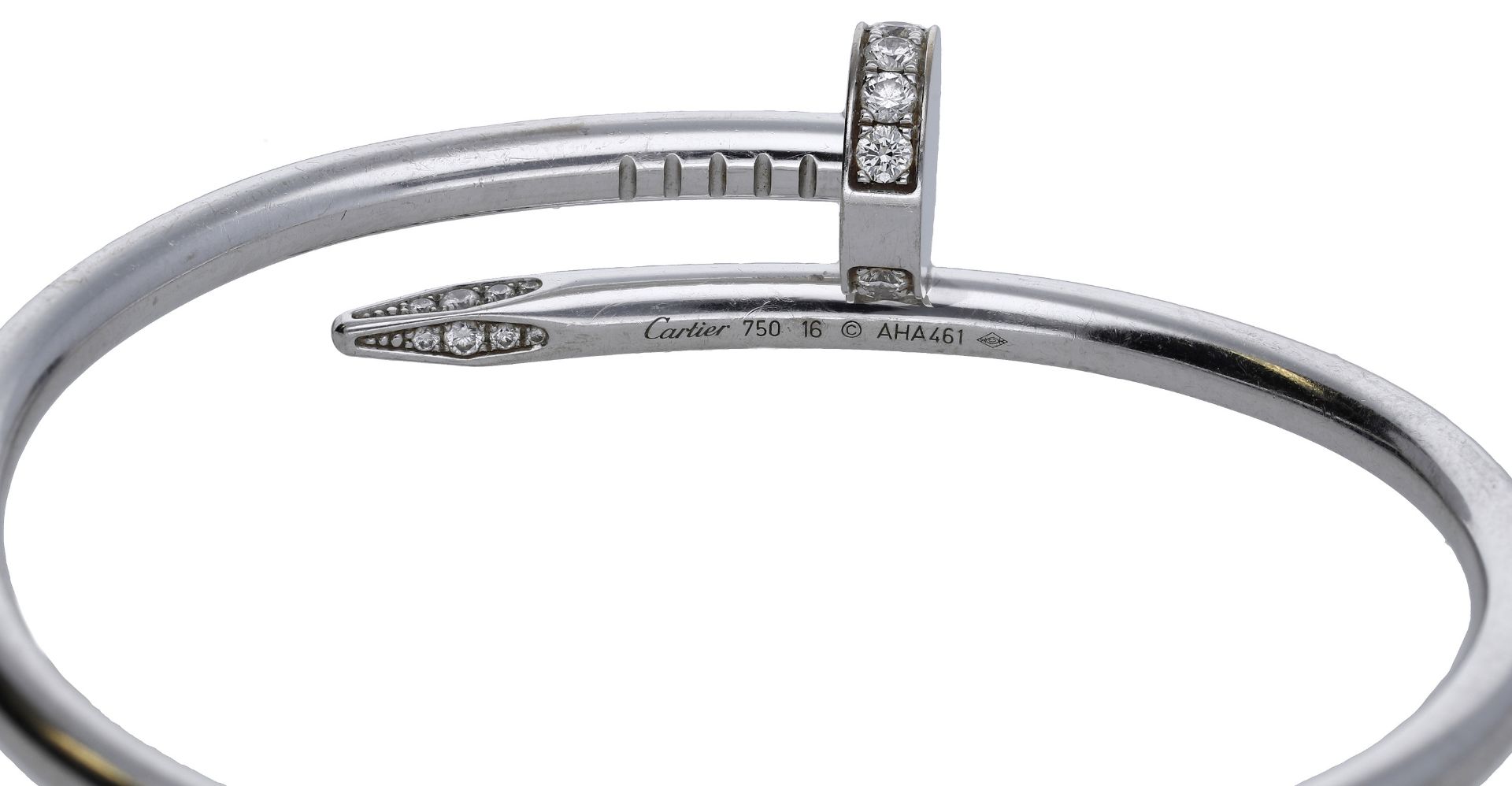 An 18ct white gold and diamond 'Juste un Clou' bangle by Cartier, designed as a hinged wrapa... - Bild 3 aus 5