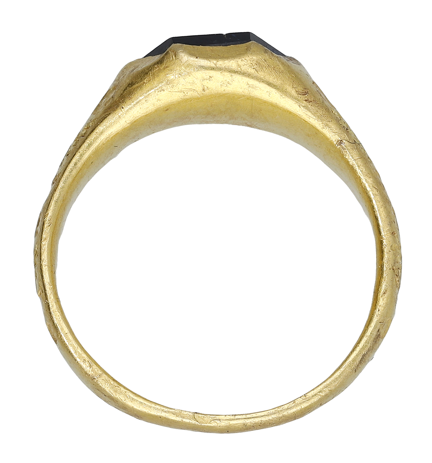 The Tarrant Abbey Ring - Image 3 of 7