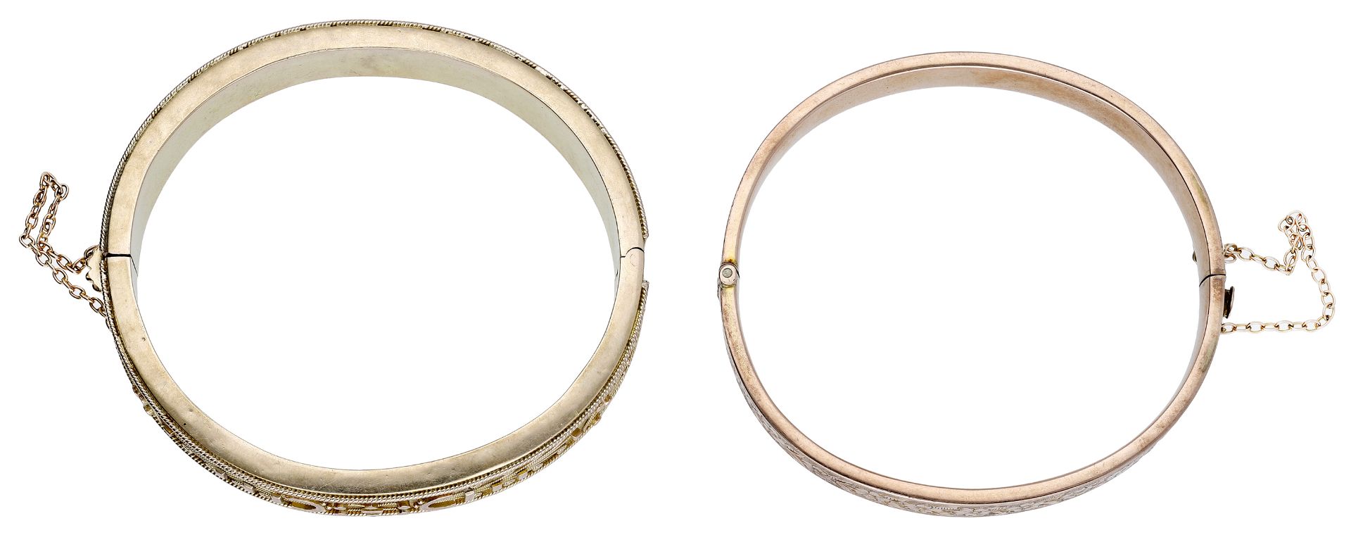 Two 9ct gold bangles, both hinged bangles of hollow form, with granulation and engraved foli... - Bild 2 aus 2