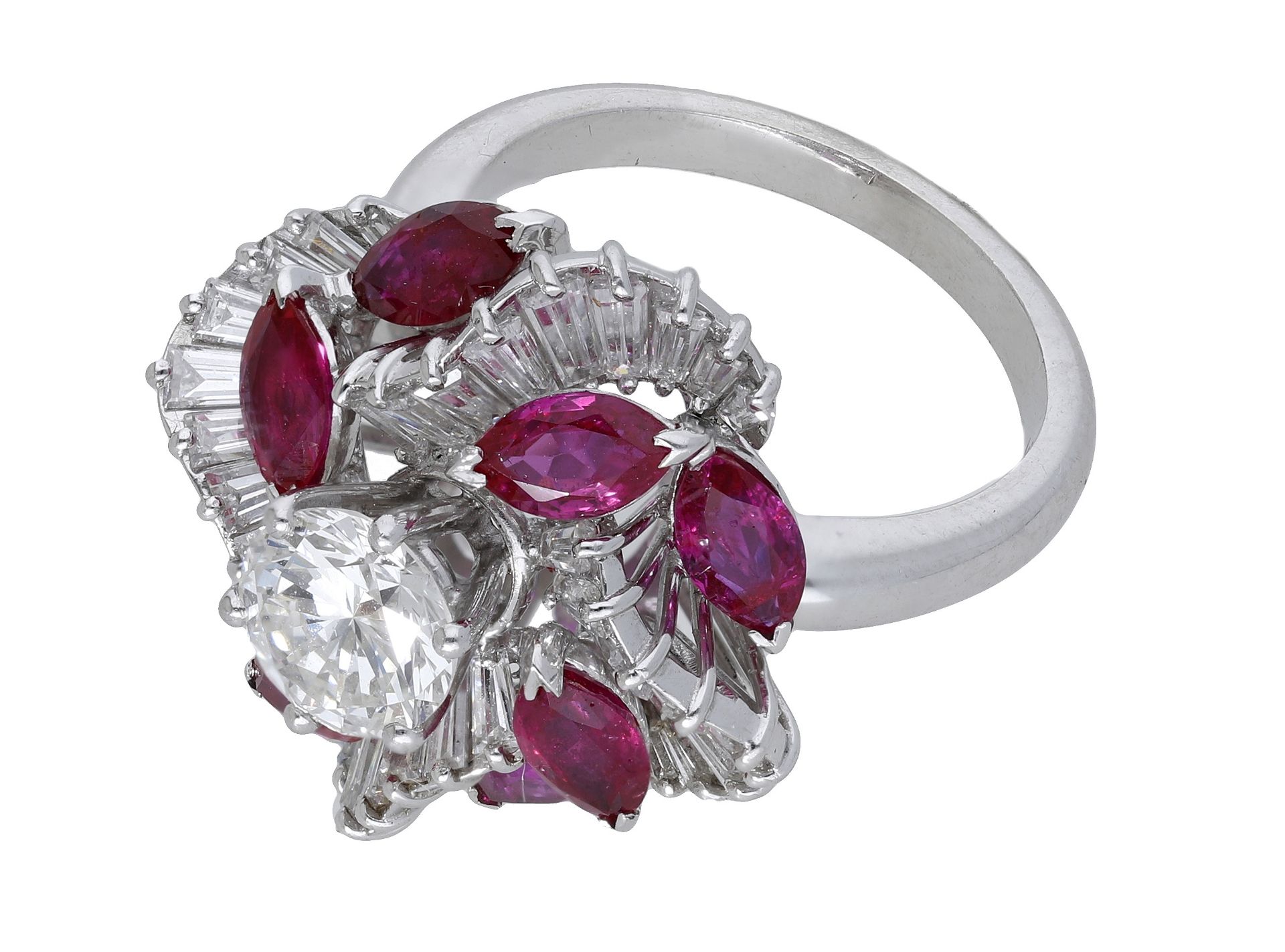 A ruby and diamond ballerina ring, set with a brilliant-cut diamond within a surround of cal... - Bild 2 aus 4