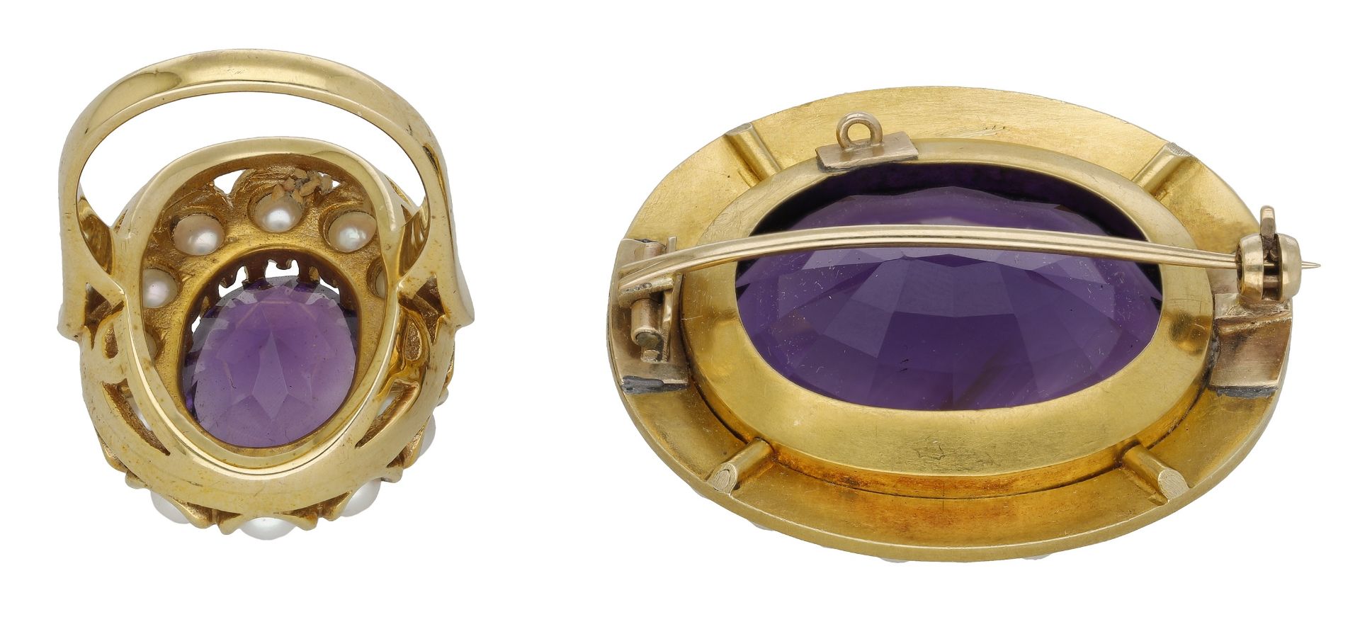 An amethyst and cultured pearl brooch and ring, the brooch circa 1890, centred with oval an... - Bild 2 aus 3