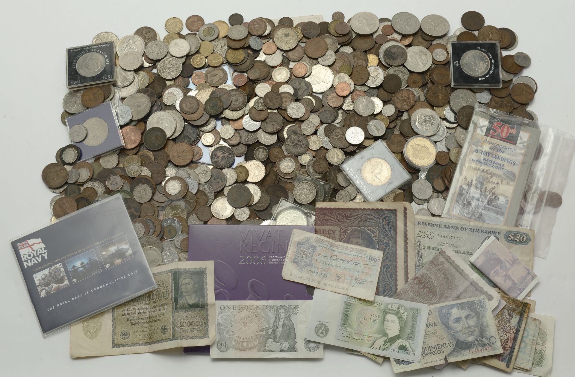 British and World coins, a large quantity, mostly base metal; together with a few banknotes...
