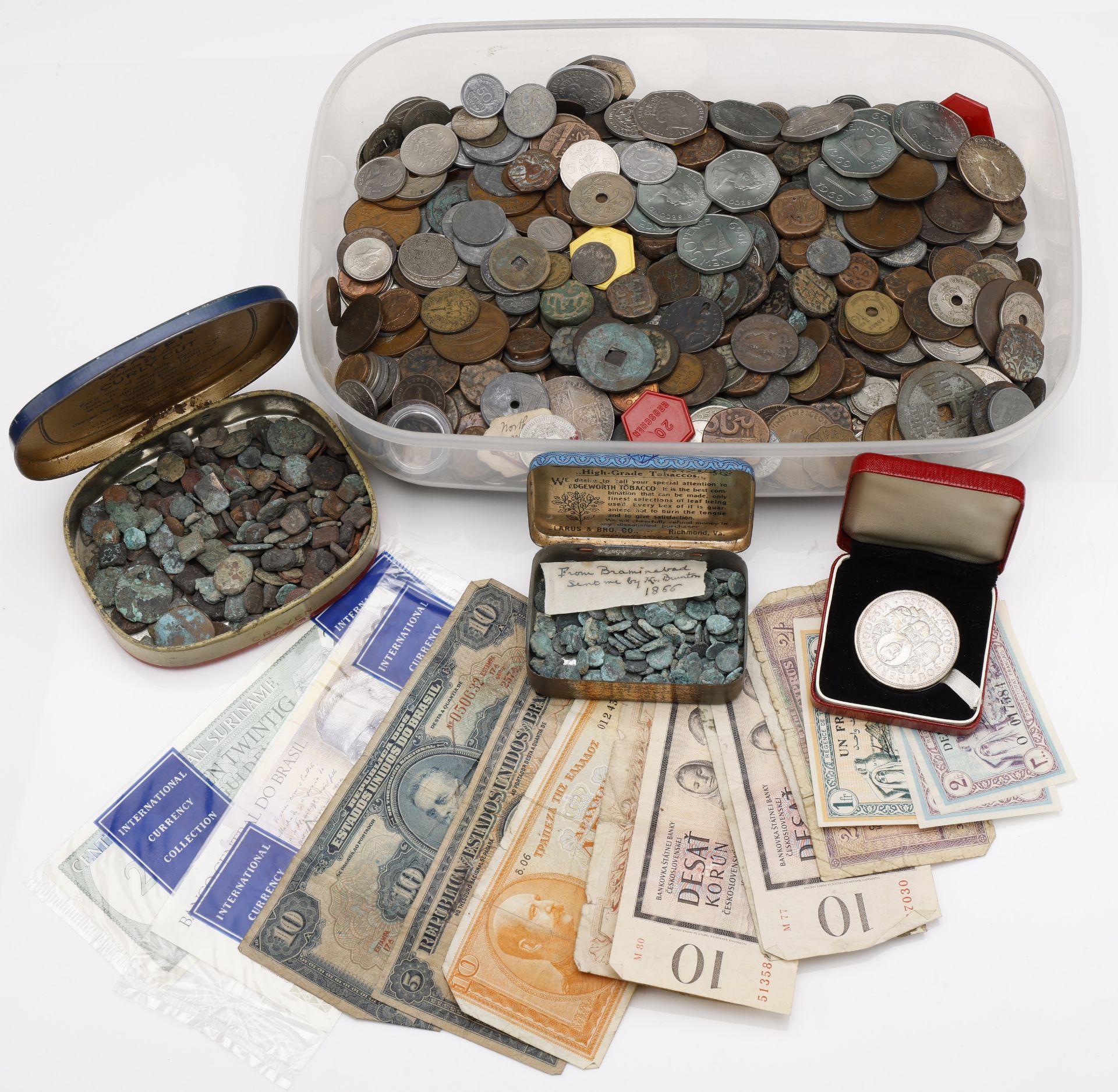 Miscellaneous, Assorted World coins, a large quantity, mostly base metal; together with a fe...