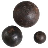 Middle East, iron spherical weights (3), 267.21g, 4cm diameter; 124.35g, 3cm diameter; 27.83...