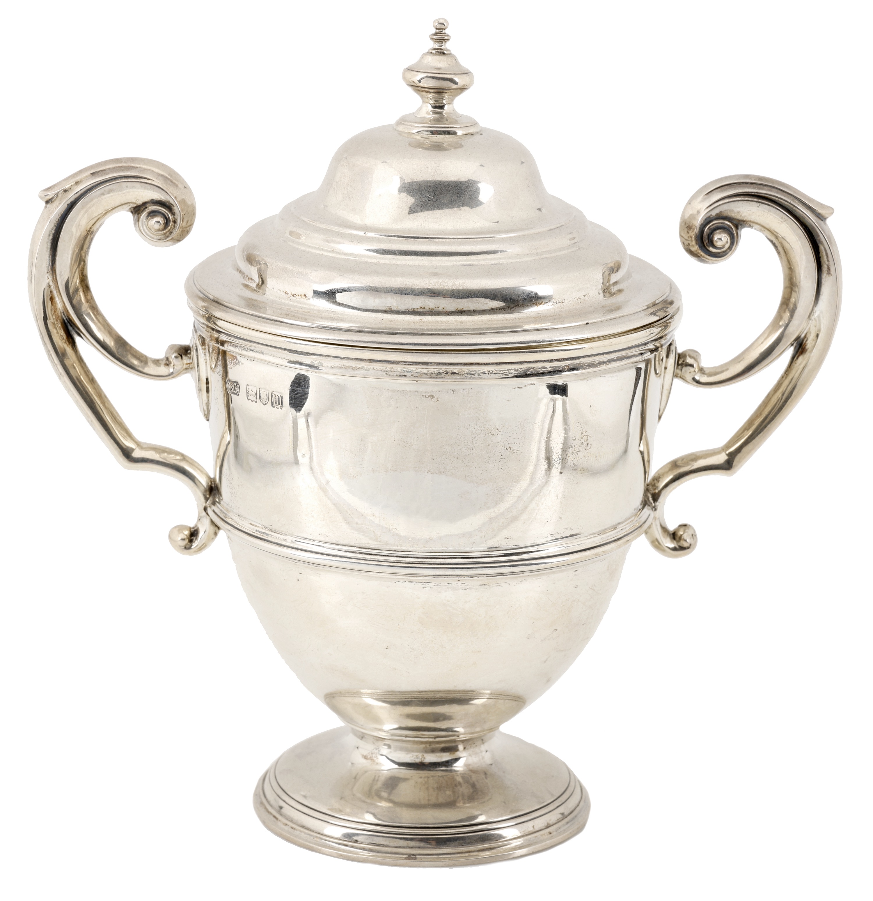 Two silver trophy cups, the first with twin-handled girdled body, with cover and presentatio... - Image 4 of 5
