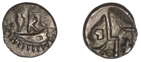 DUROTRIGES, Uninscribed issues, silver Quarter-Stater [Boat Bird type], crescent with three...