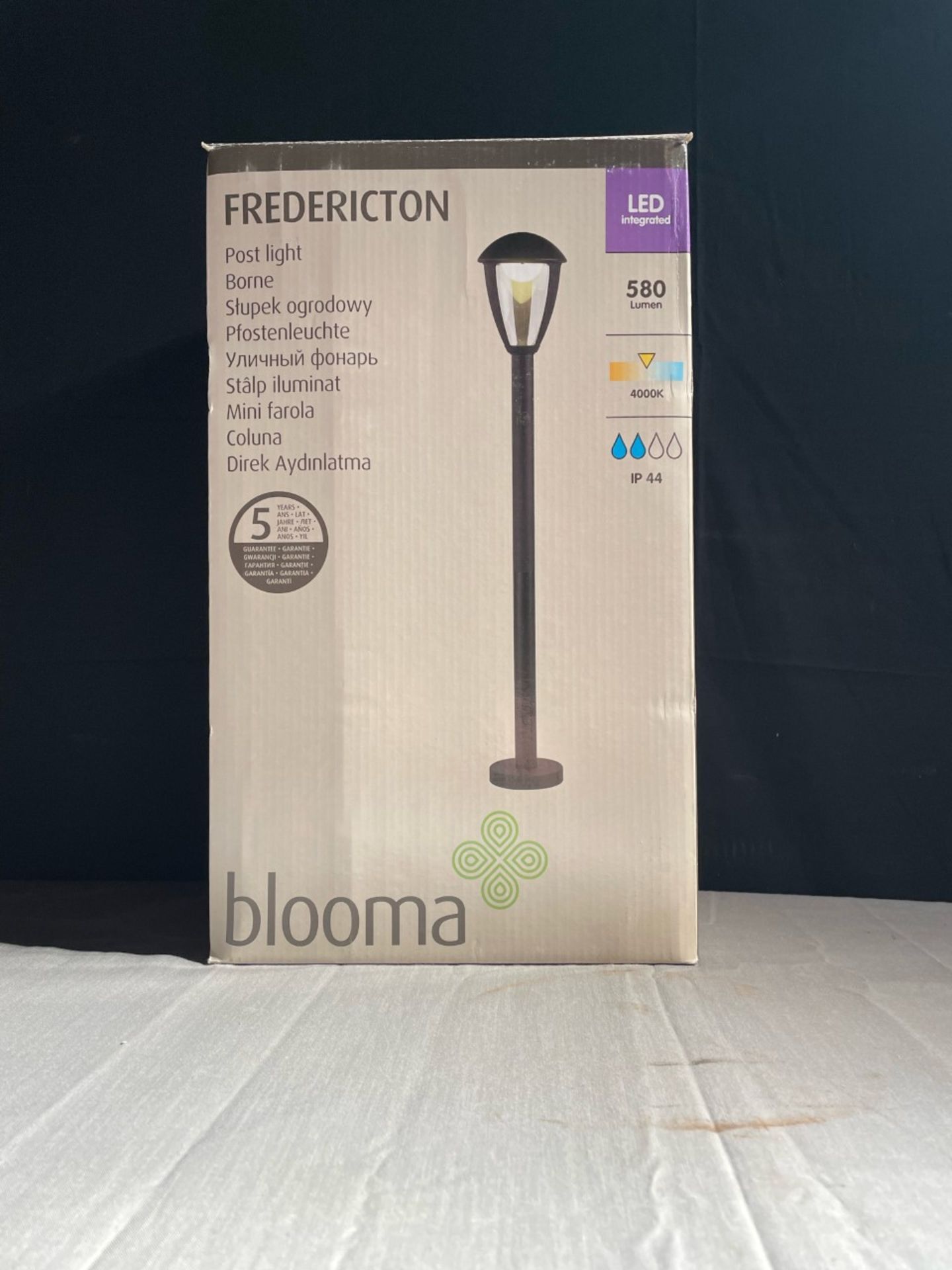 1x new in box blooms frederication mains powered post lamp. Stands 1m high