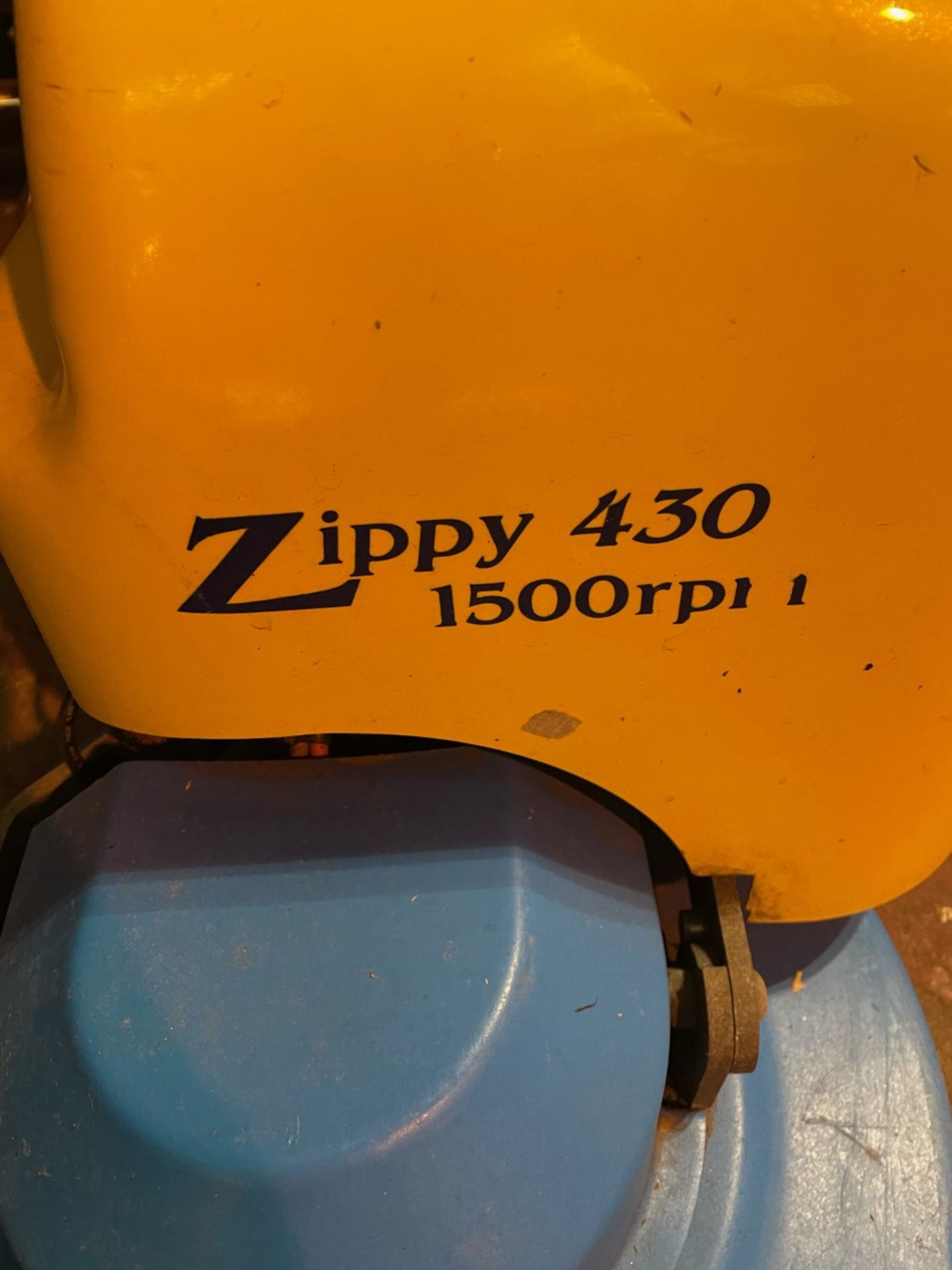 Tennent Challenger zippy 430 high speed battery floor burnisher. Can be used on all hard floor - Image 3 of 5