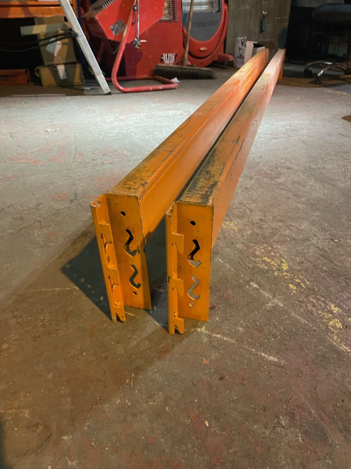 2x Orange racking beams. 2700mm in length. Good condition all connections are straight - Image 2 of 3