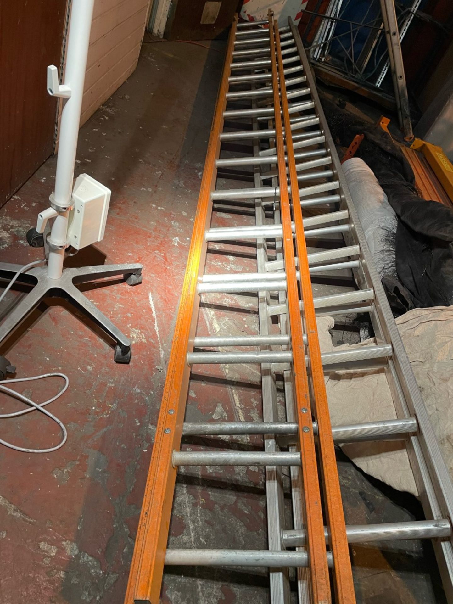 Clow group Orange heavy duty 2 stage ladders  each unit is 4.5m long. Good condition. - Image 2 of 2