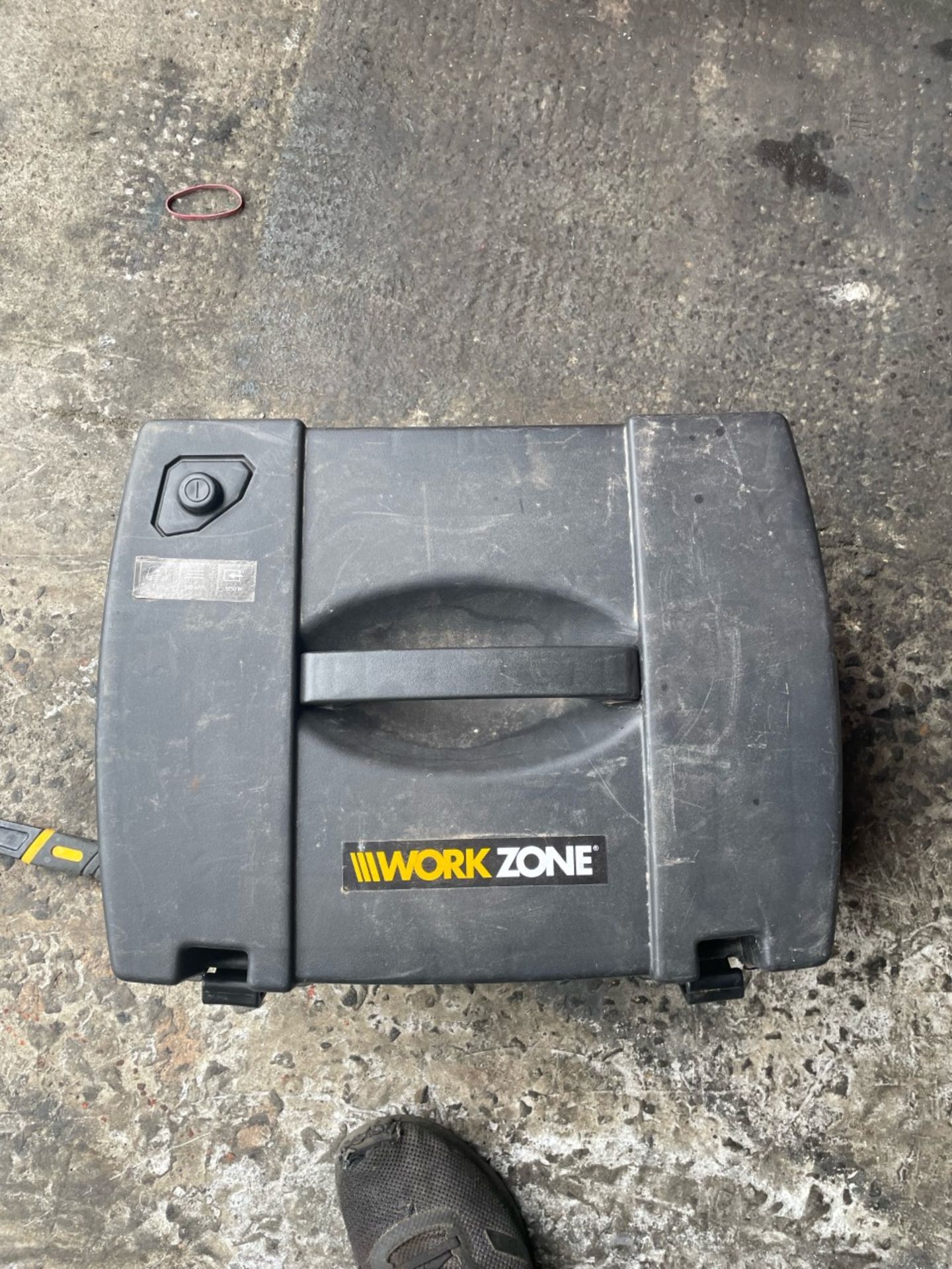 Workzone household electric blower vacuum full working order - Image 3 of 3