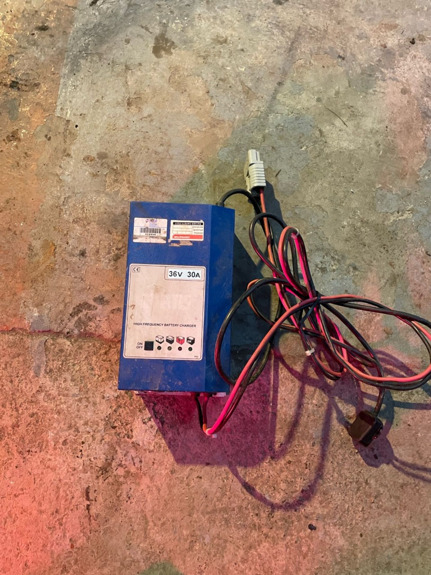 Curtis 36v 30A high frequency battery charger for floor cleaner