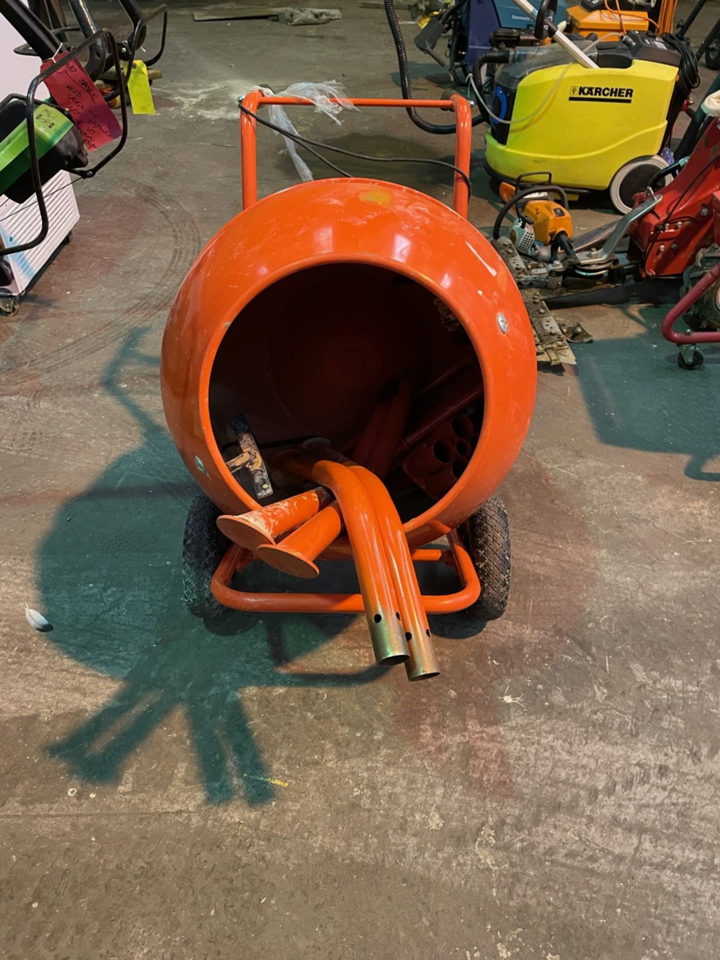 new 230v cement mixer with stand