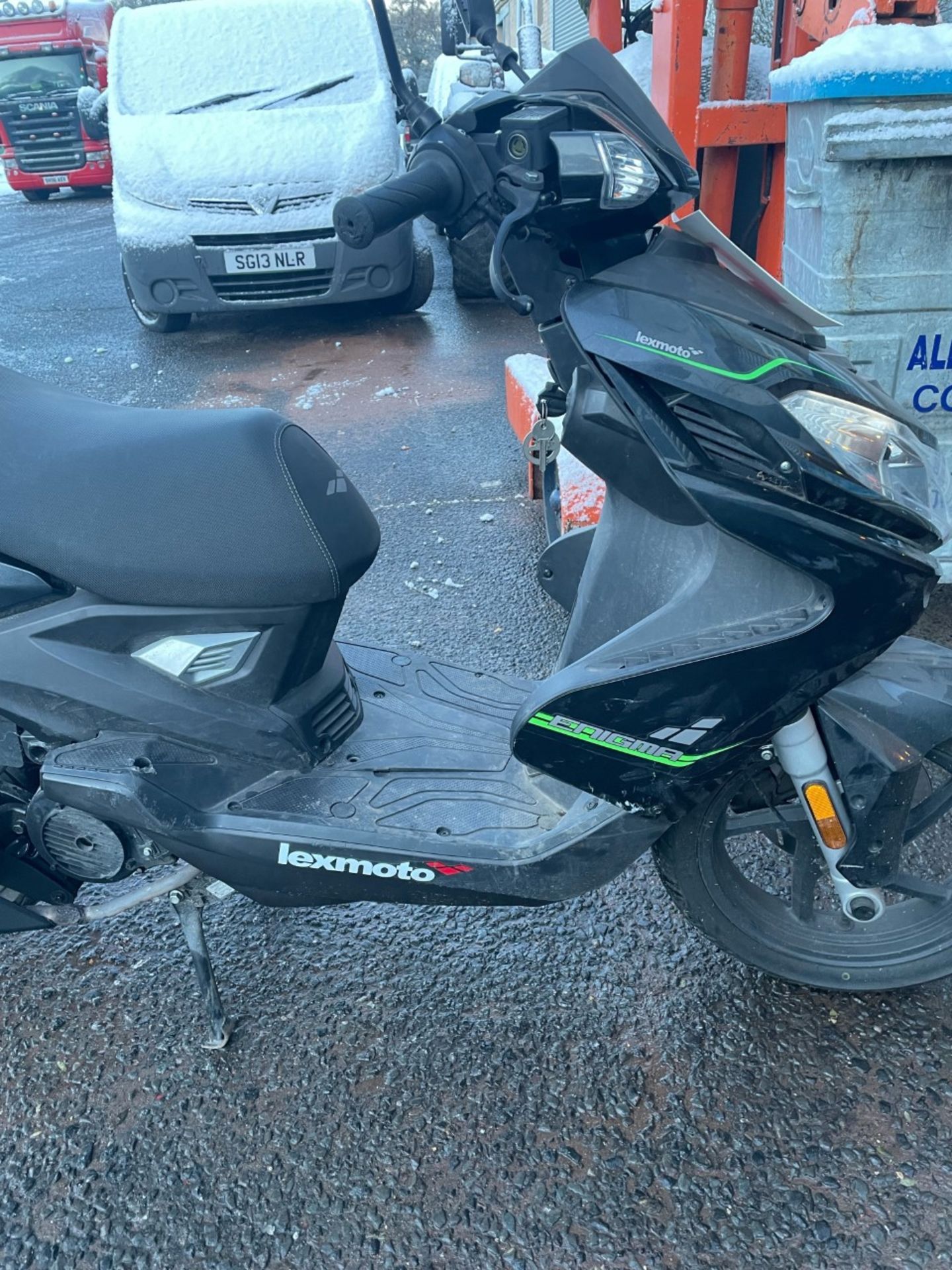 Leximoto enigma ZS 125 2021 model with 3486km on the clock. Good little moped, could do with a - Image 2 of 5