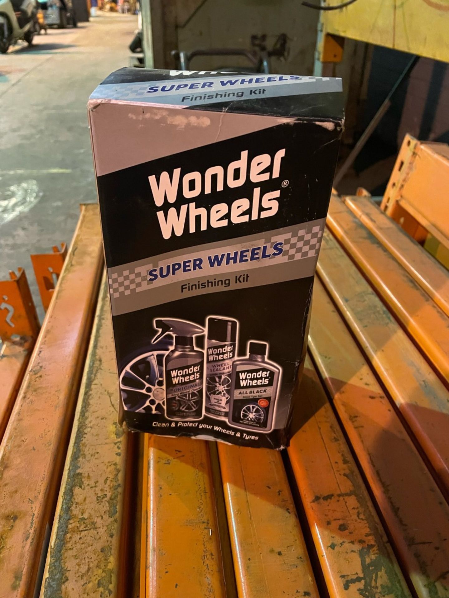 Wonder wheels finishing kit box contains alloy wheel cleaner, wheel sealant and gloss tyre shine.