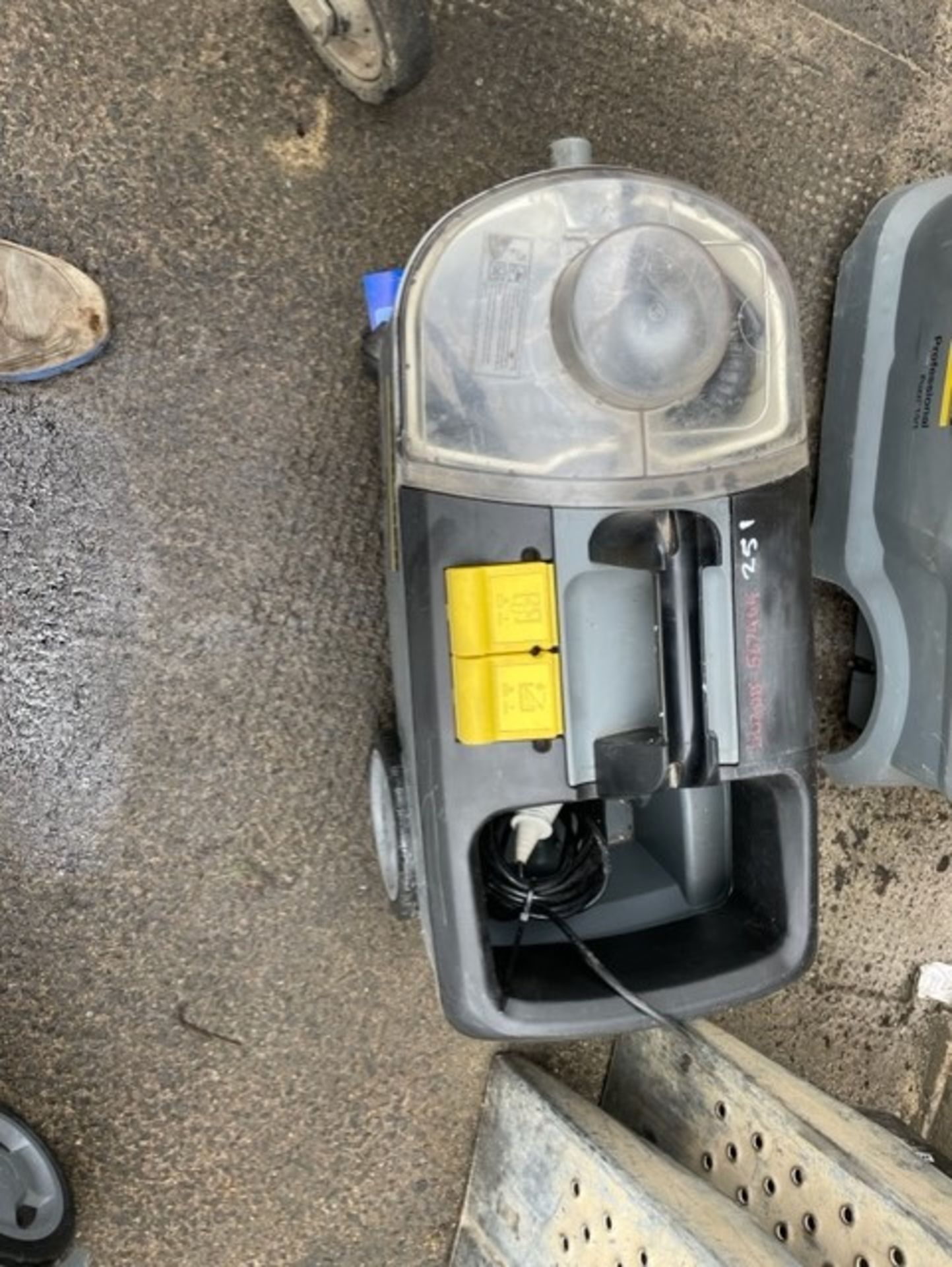 Karcher professional puzzi 100 all there 240 volt