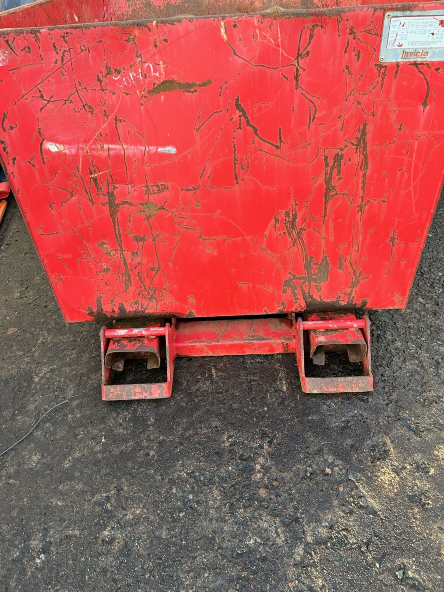 Invicta tipping skip for fork lifts. Good condition - Image 2 of 4