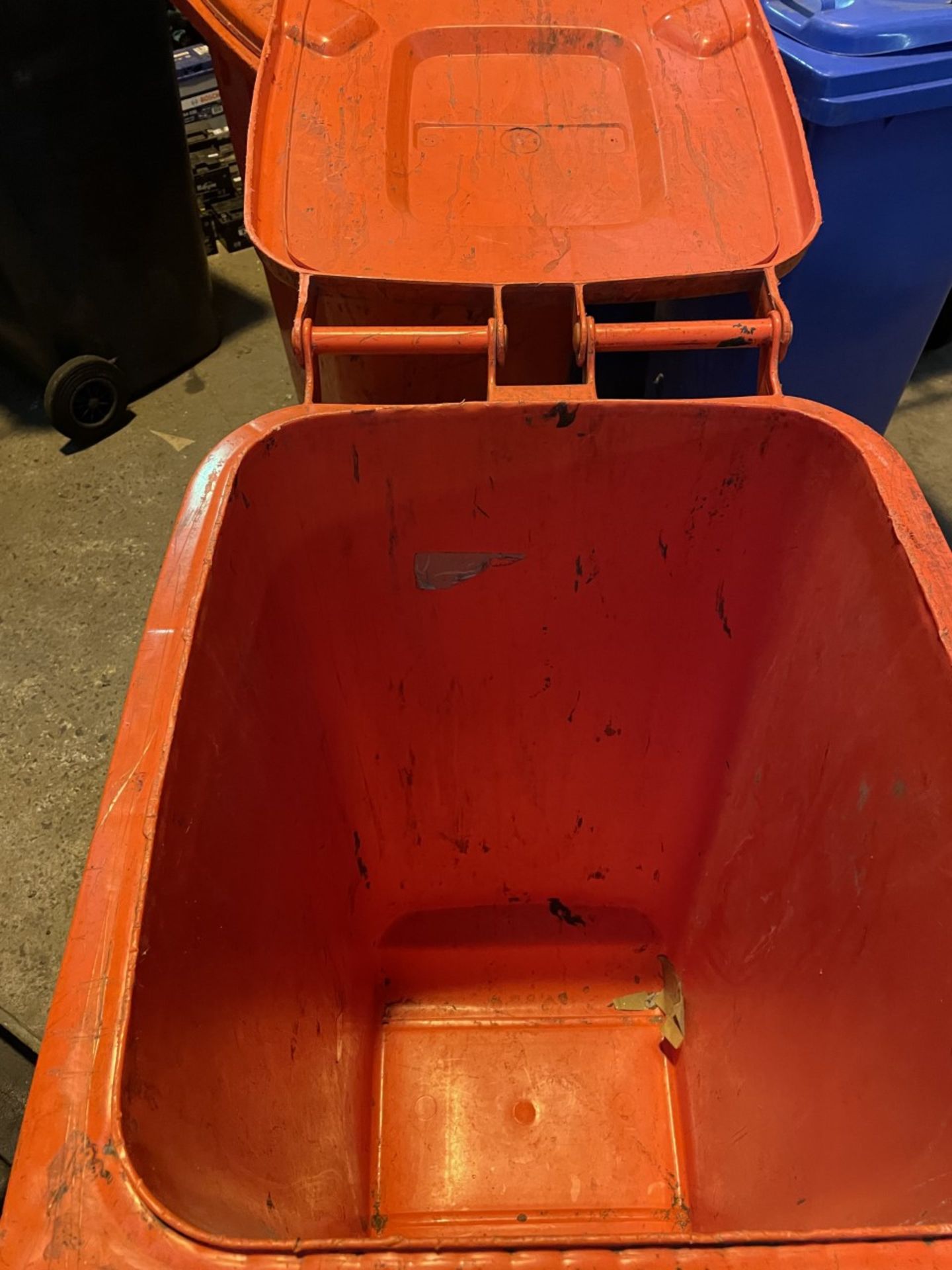 Red wheelie bin. Good condition - Image 2 of 2