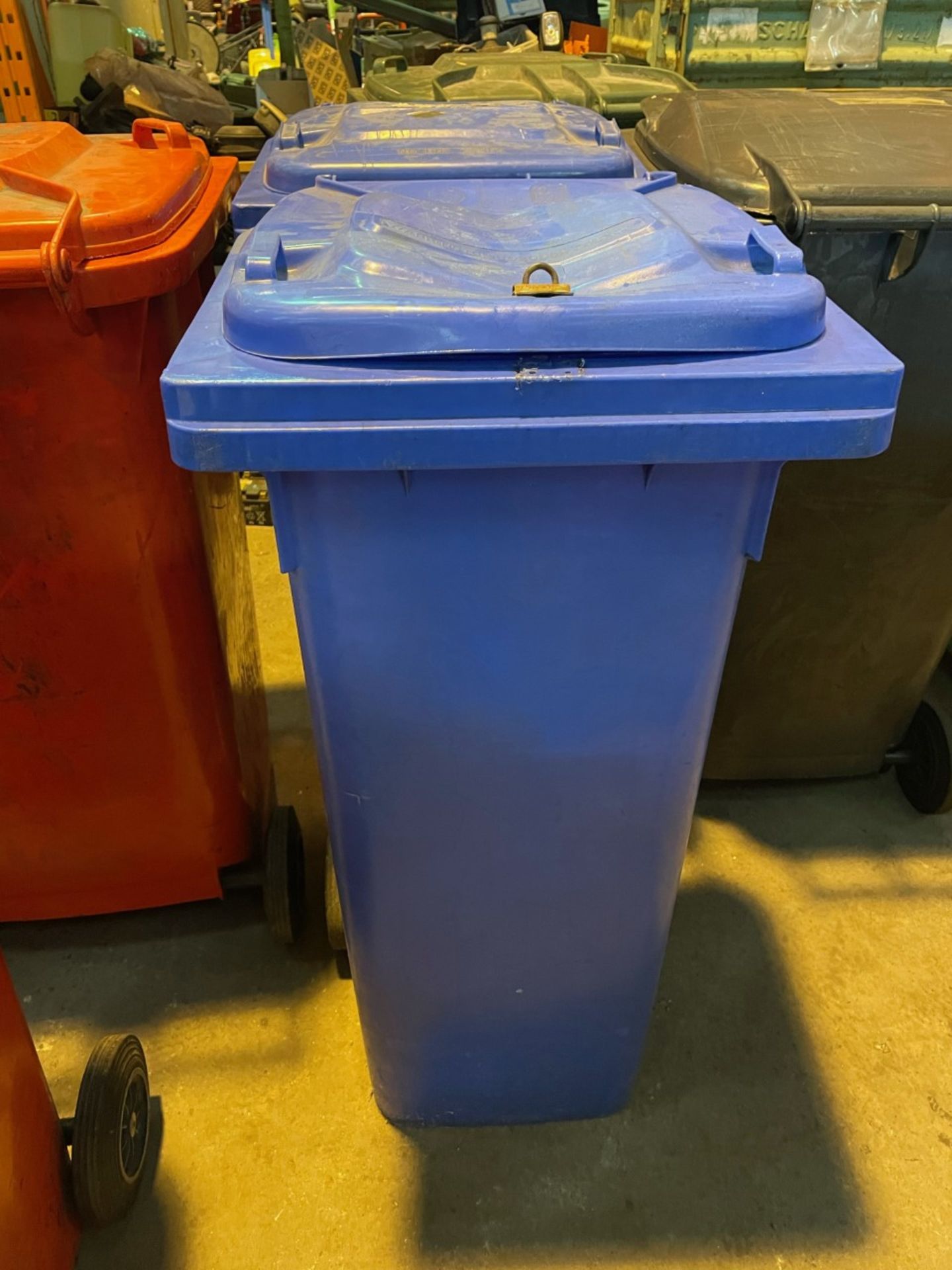 Blue wheelie bin good condition