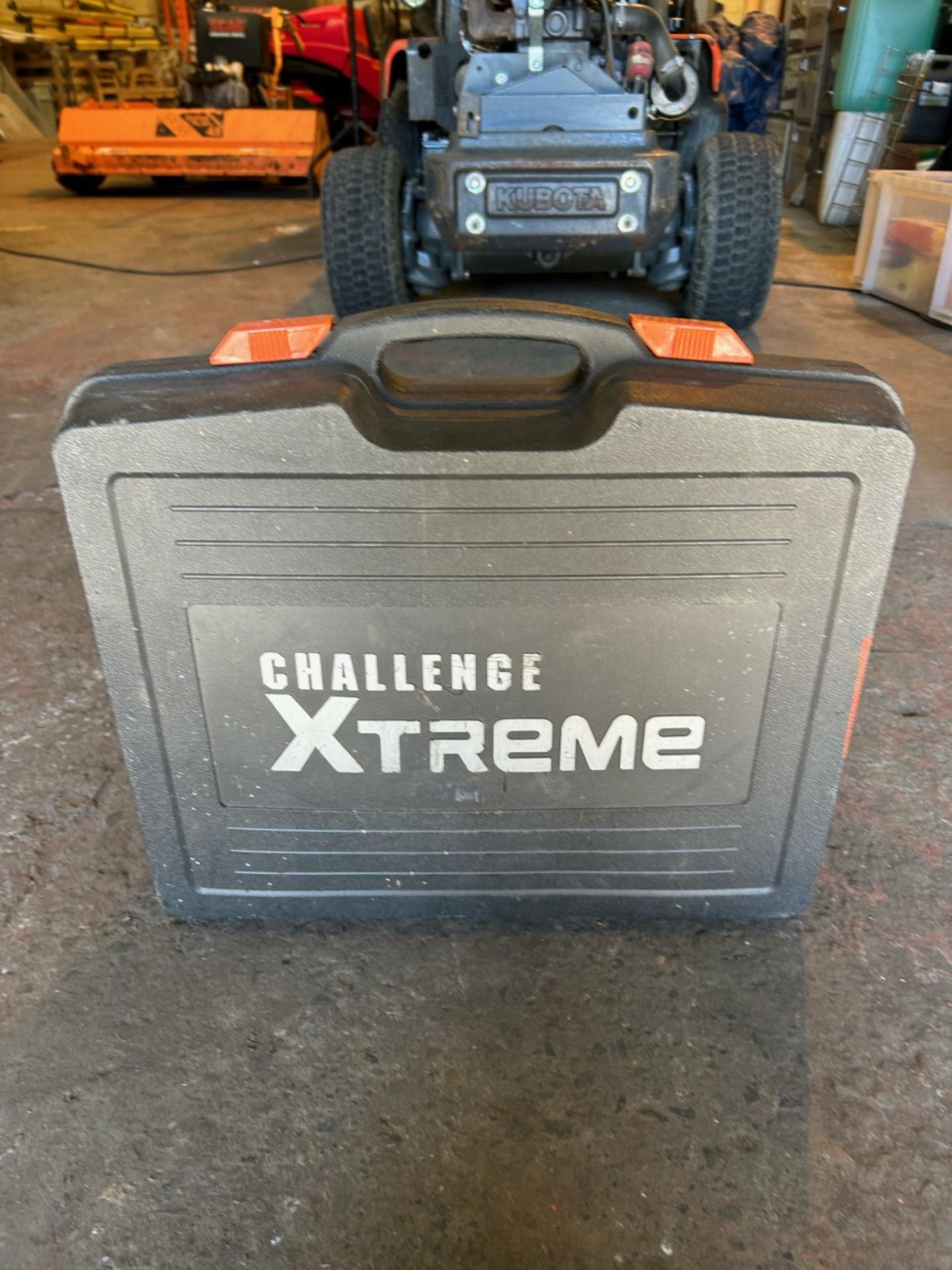 Challenge extreme sds rotary hammer drill. Good condition, full working order as seen in video - Image 3 of 3