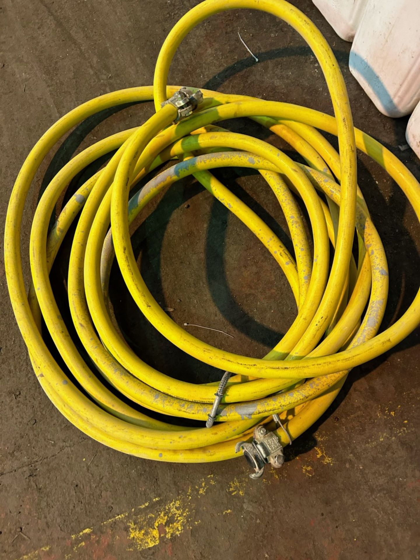 15m of 3/4” air compressor hose with couplings