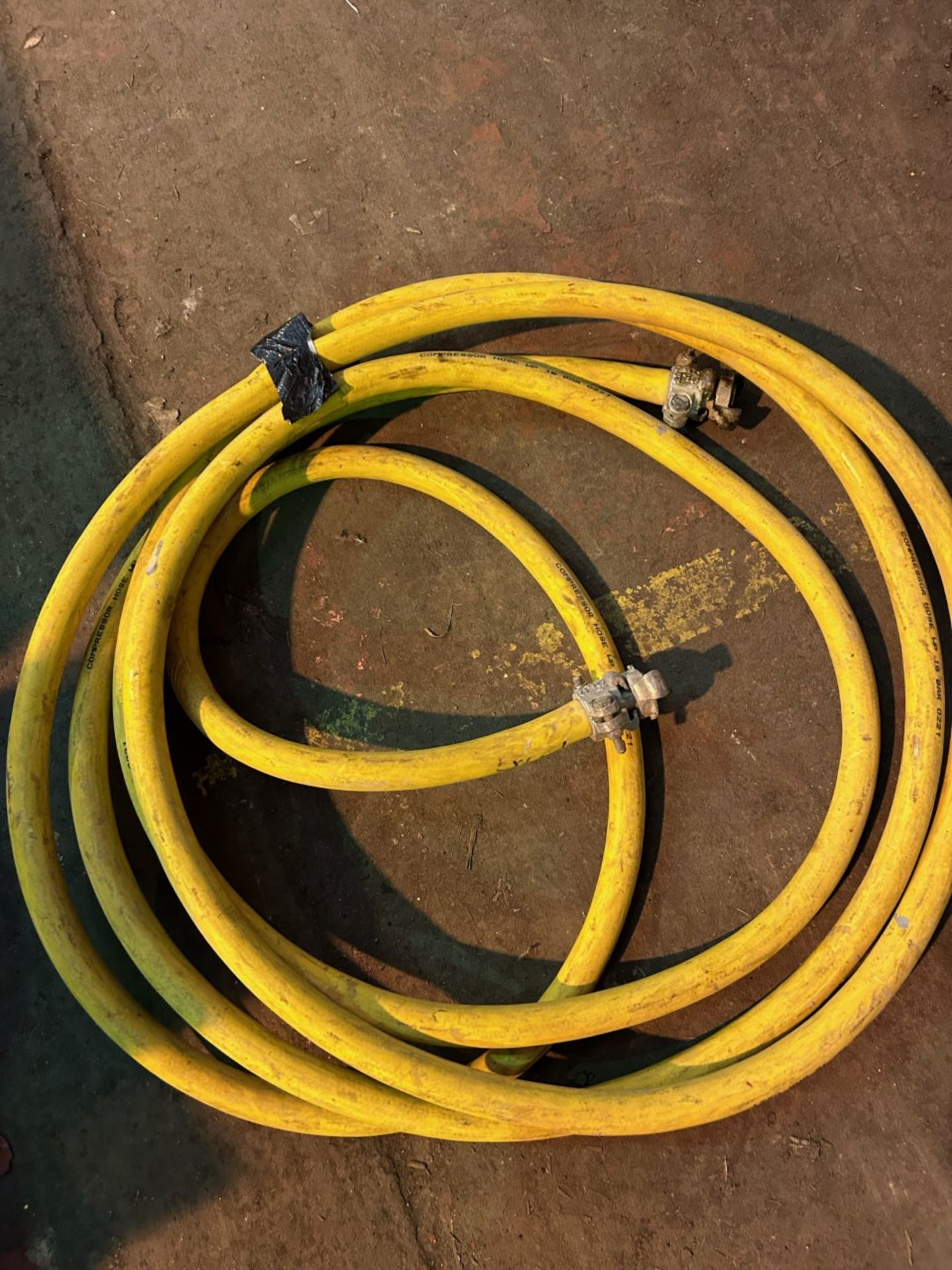 5m of 3/4” air compressor hose with couplings