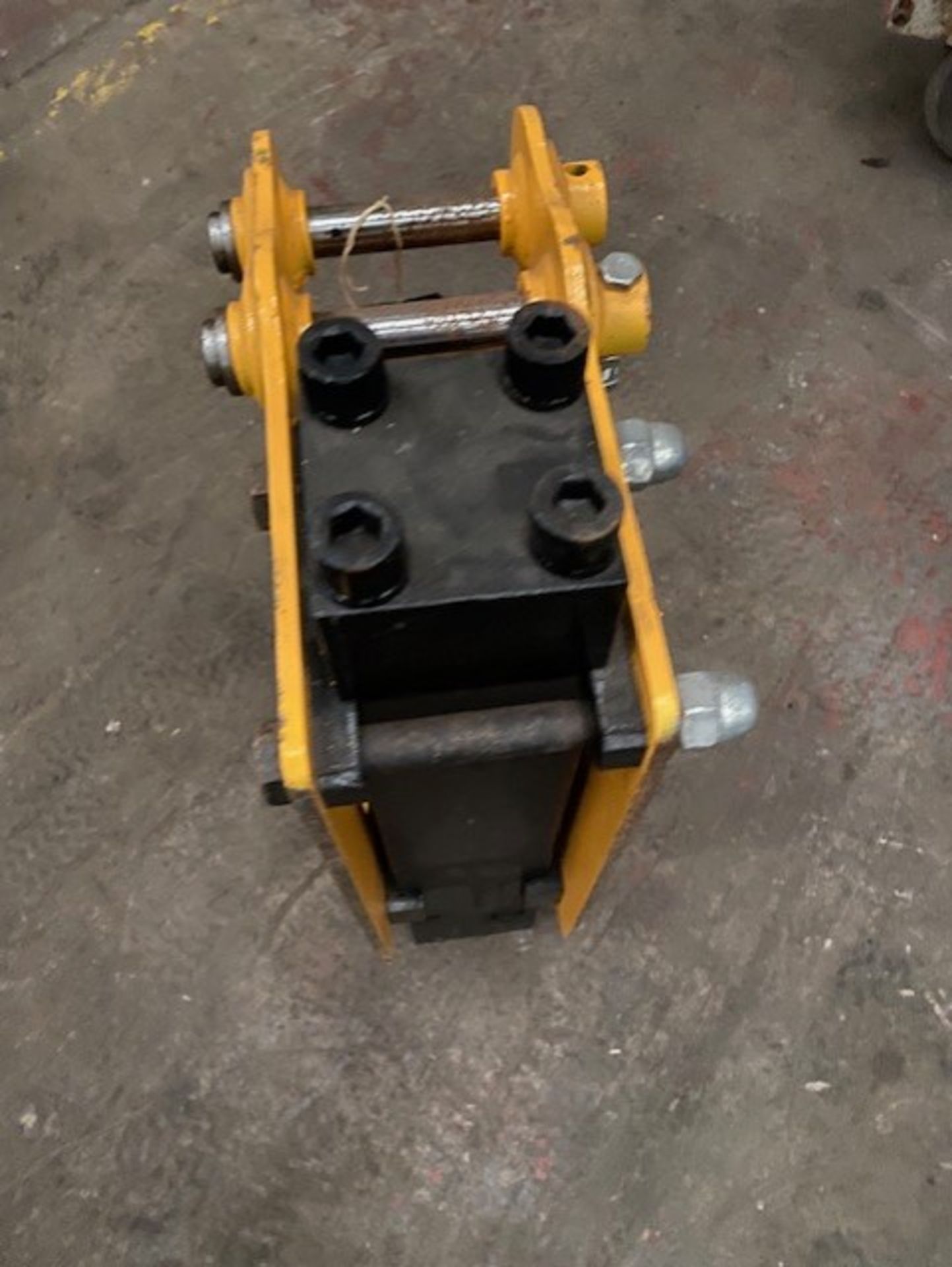 SY350 Breaker to fit 1.5T Machine - Image 2 of 2
