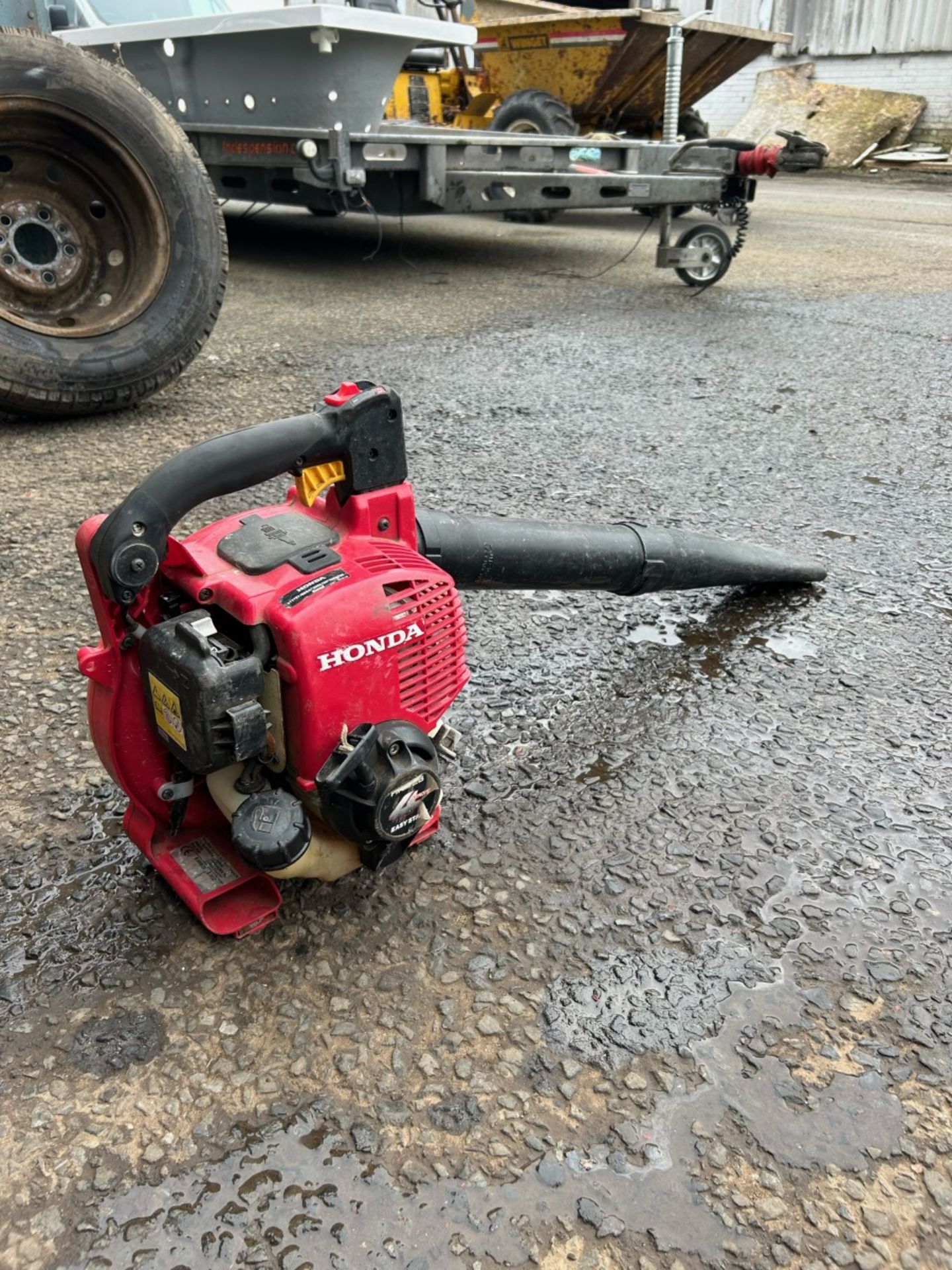 Honda HHB25 4 stroke easy start leaf blower. Good condition, full working order as seen in video