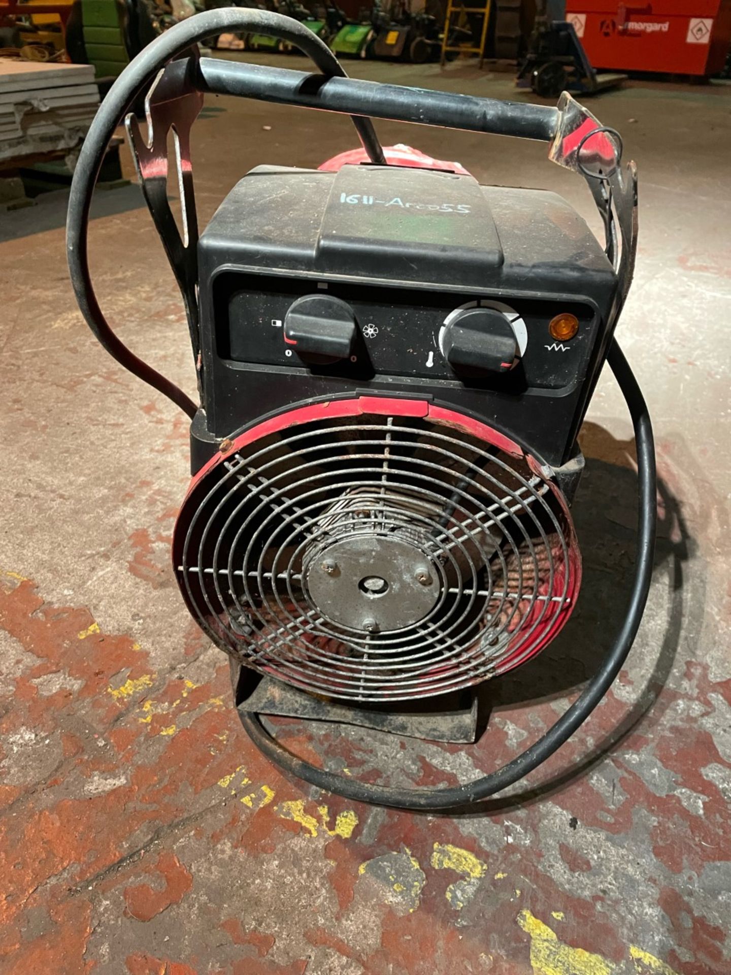 Arcotherm EK15 electric fan heater. Selling as spares or repair as it needs new 3 phase plug - Image 2 of 2