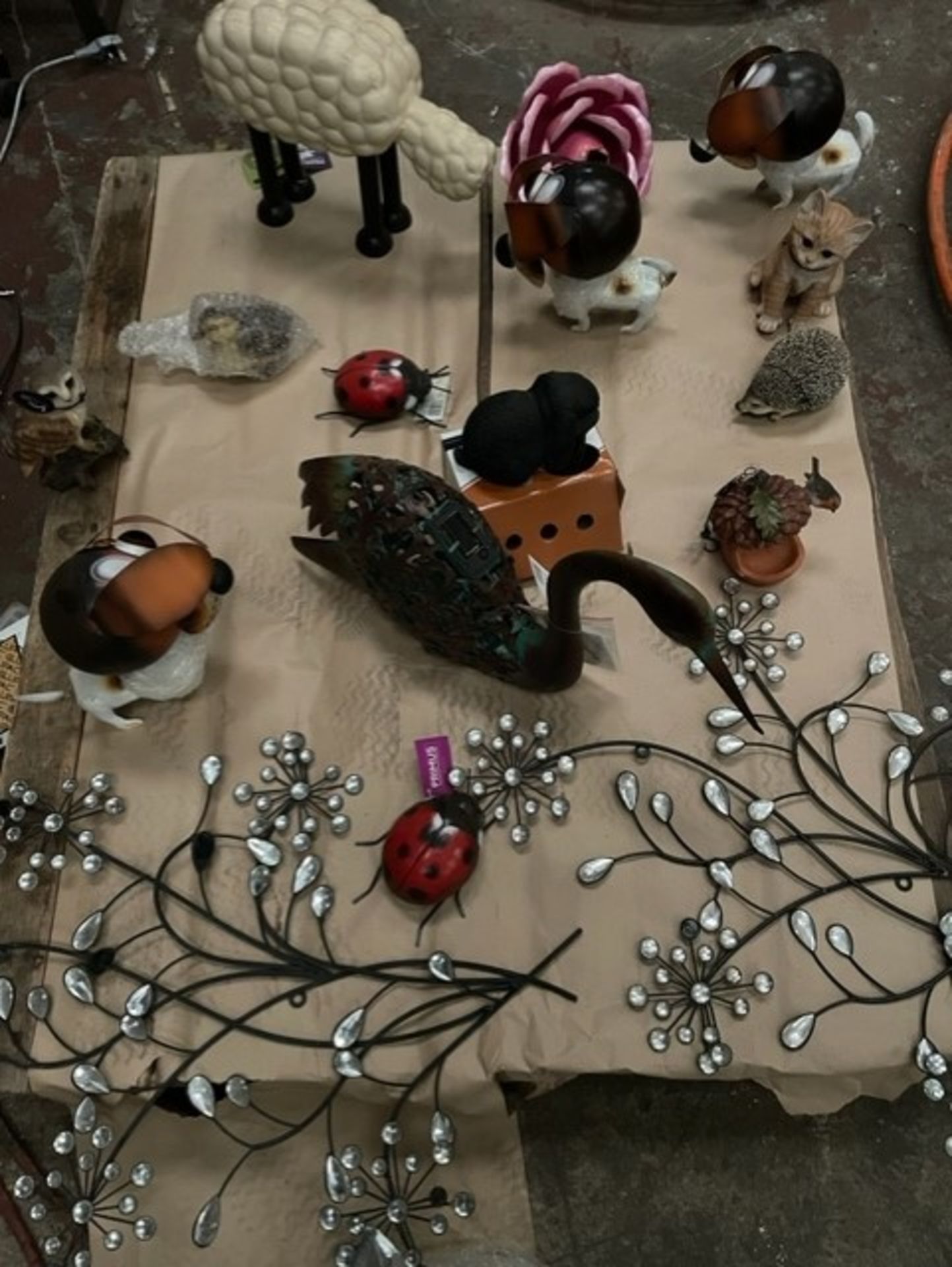 Various ornaments as seen in the pictures - Image 3 of 3