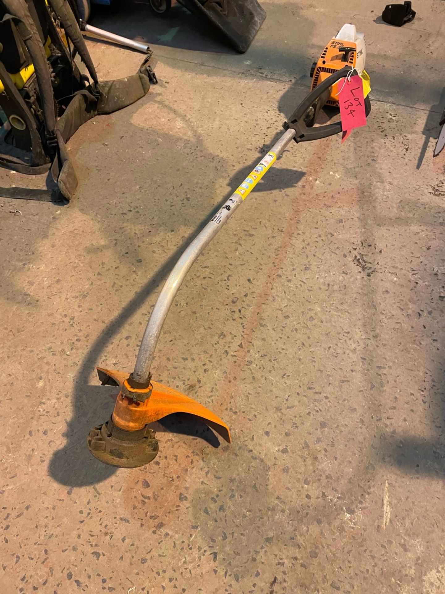 Stihl FS36 garden grass trimmer. Bad starter needs serviced