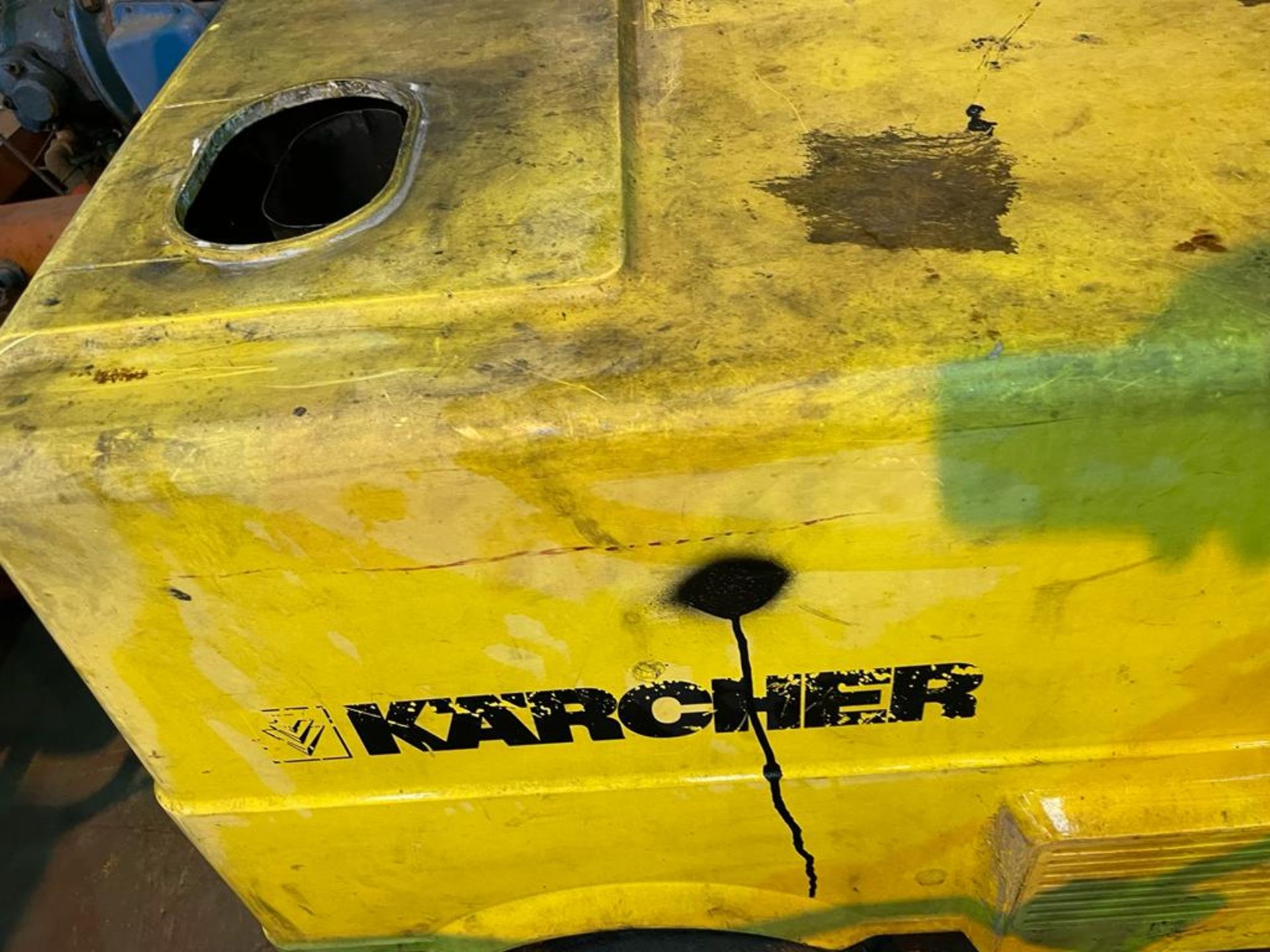 Karcher pressure washer we have plugged in turns on but we have not tested water through it - Image 2 of 5