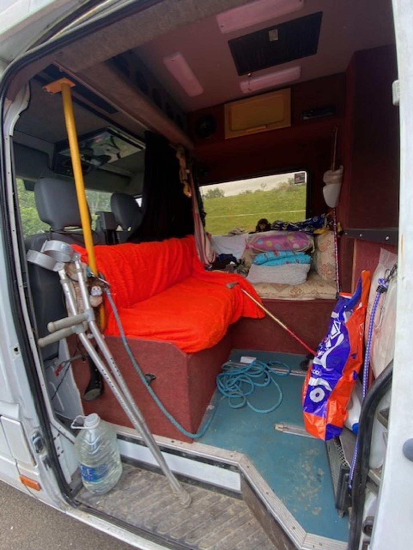 Mercedes 3cdi 2.1 Camper Van , 5ft Kingsize Bed , Seating Area which converts to another double - Image 4 of 6