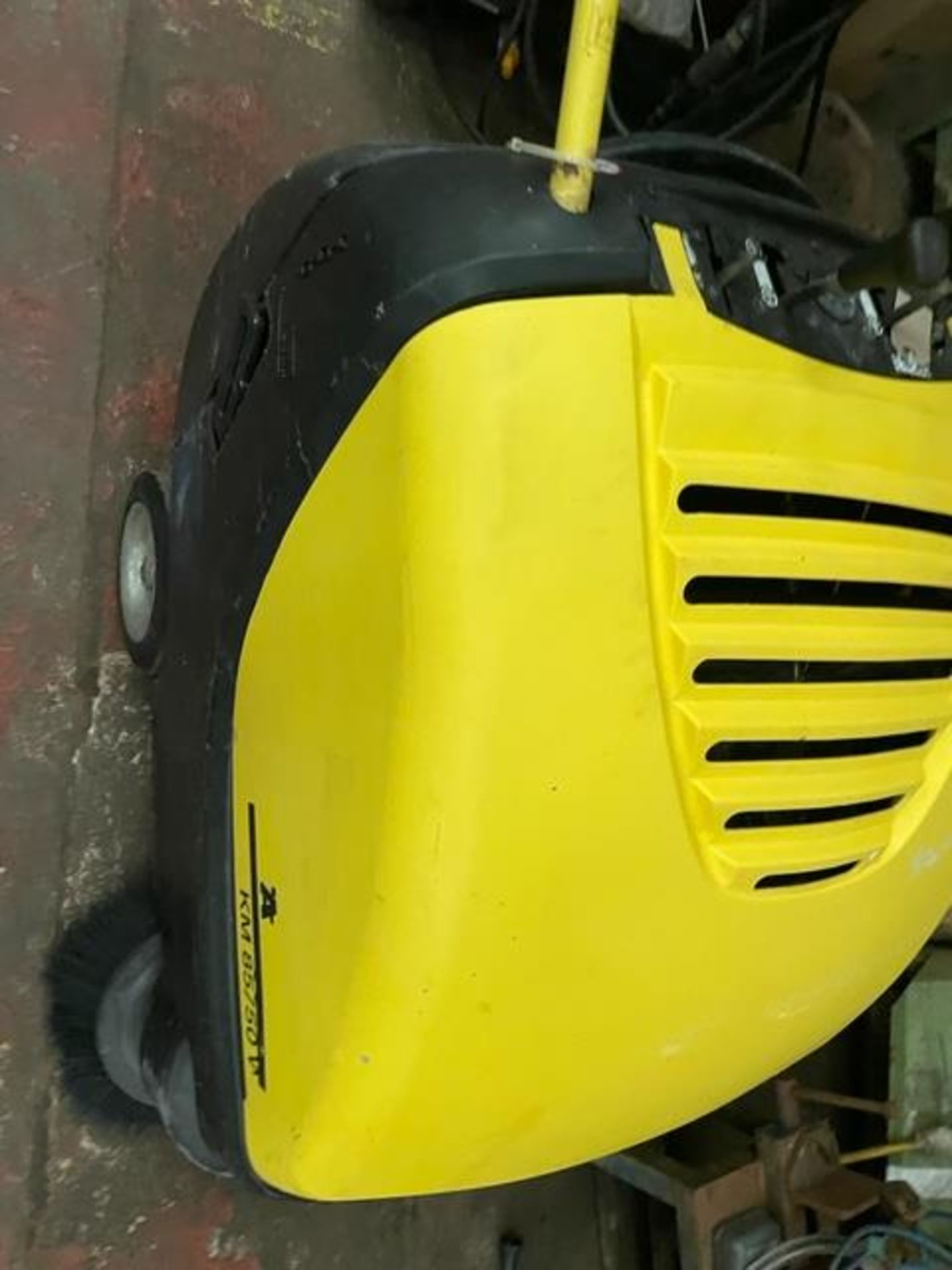 Looking tidy a karcher floor sweeper has a gx 160 engine on it  quite a bulky thing - Image 3 of 5