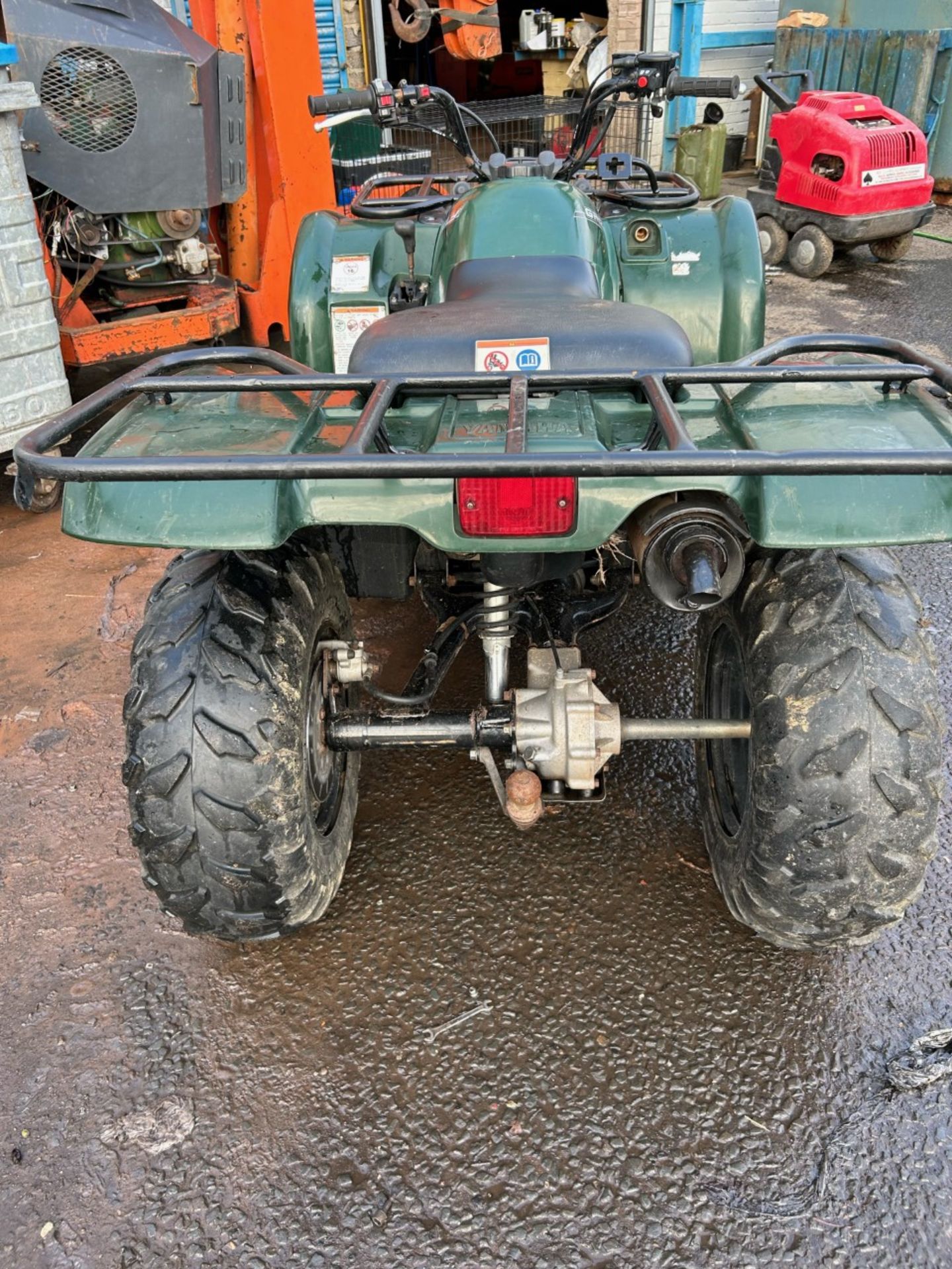 Yamaha grizzly 400cc 4x4 quad bike. 2000 model. Good condition ready for work. - Image 4 of 4