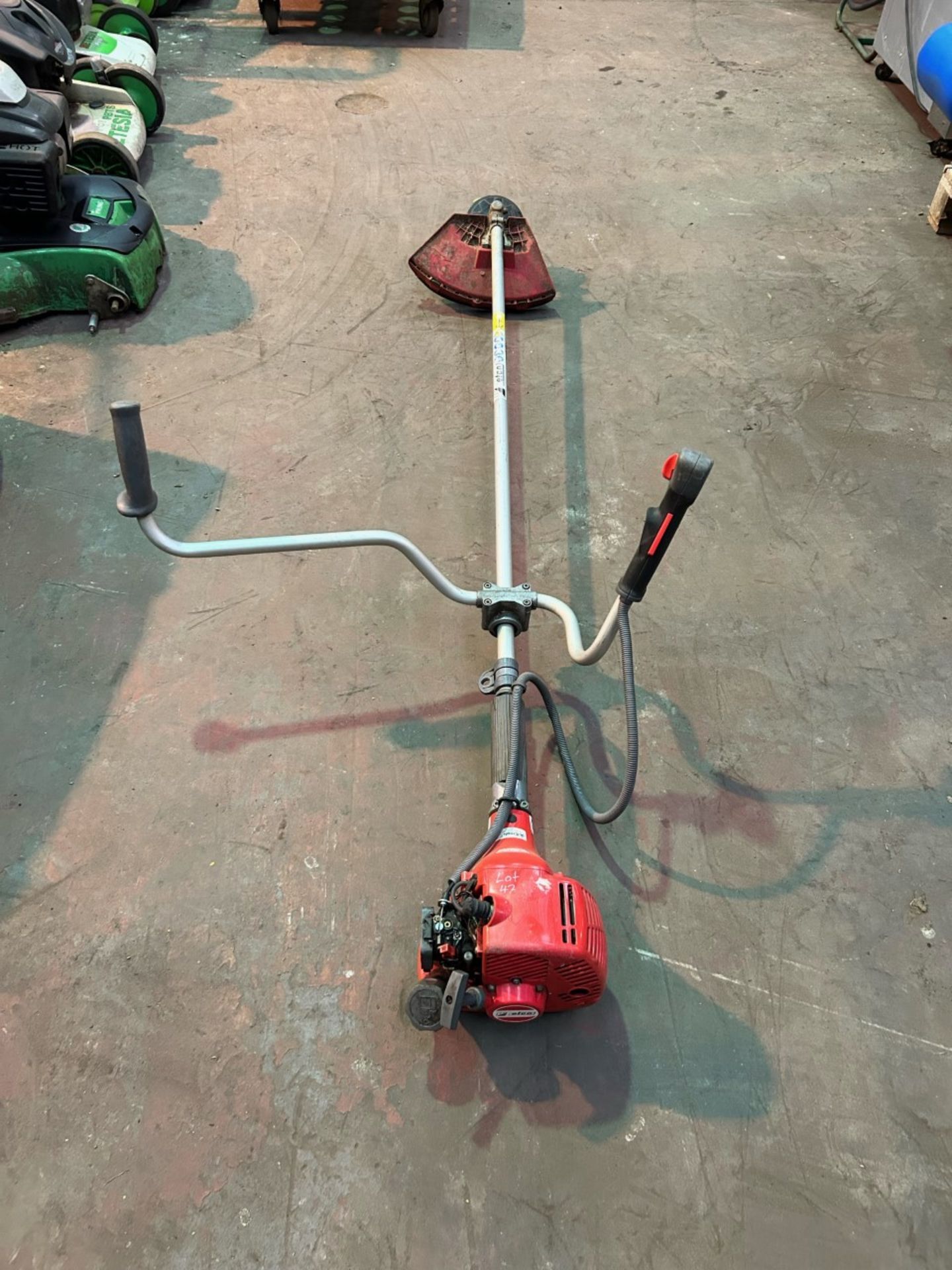 Efco 8250 ergo garden strimmer. Good condition