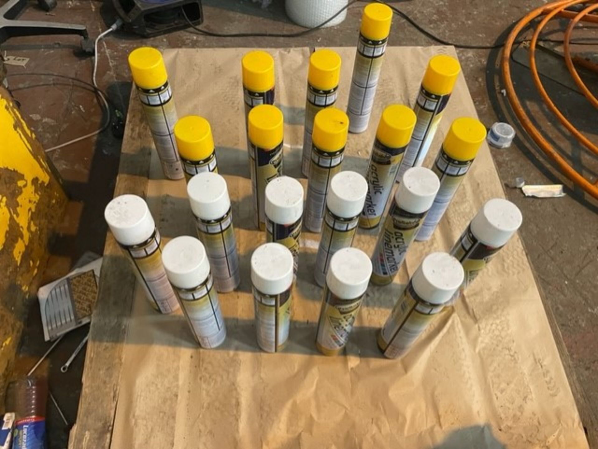 Marker spray for line marking 10 white and 10 yellow - Image 2 of 2