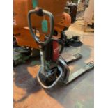 Linde City Pallet truck battery operated but no battery included