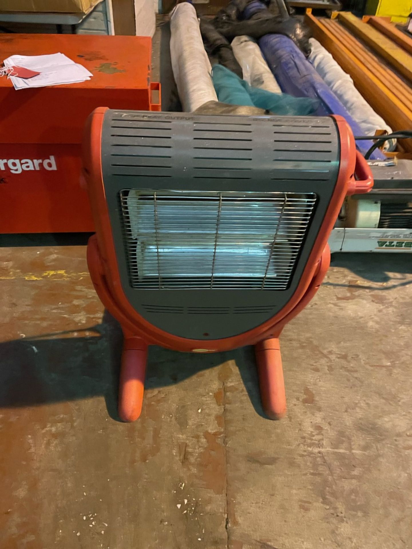 Elite heat infrared portable 110v heater. Needs new bulbs