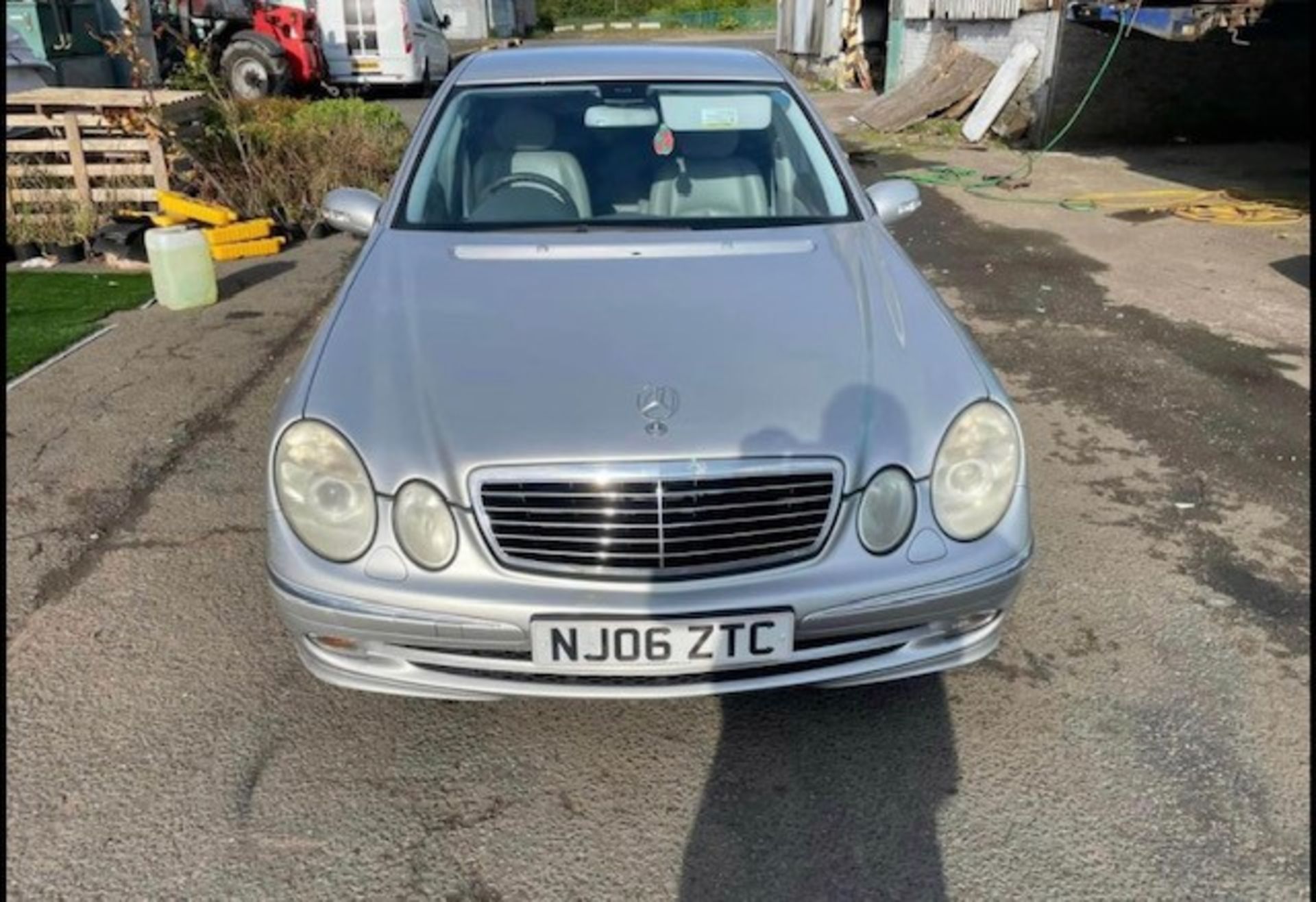 Mercedes E320 CDI 103k genuine miles , mot untill aug 23 as per pictures has scratches as shown in - Image 2 of 14