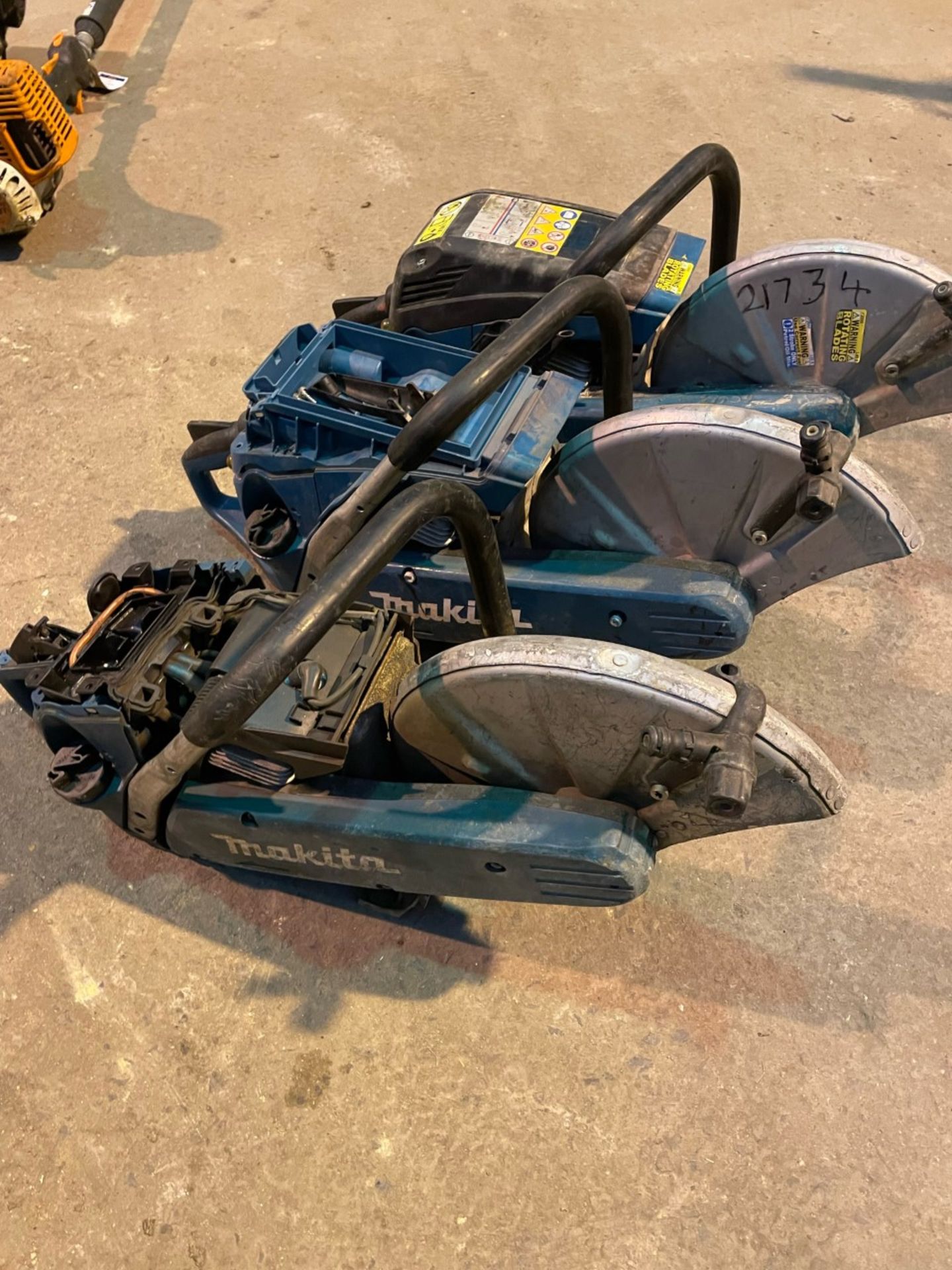 Makita EK6100 disc cutter. Job lot of 3 non running so spares or repair.