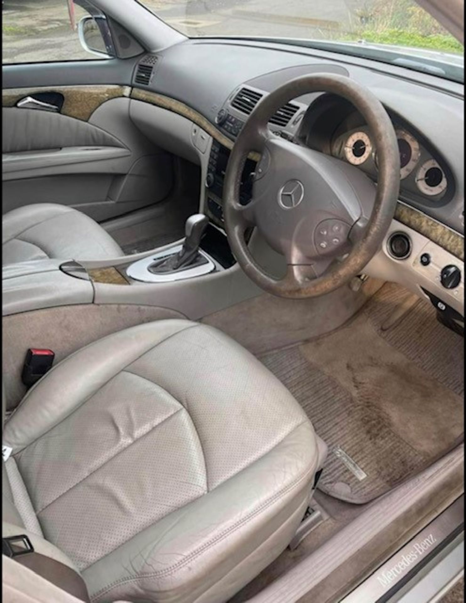 Mercedes E320 CDI 103k genuine miles , mot untill aug 23 as per pictures has scratches as shown in - Image 14 of 14